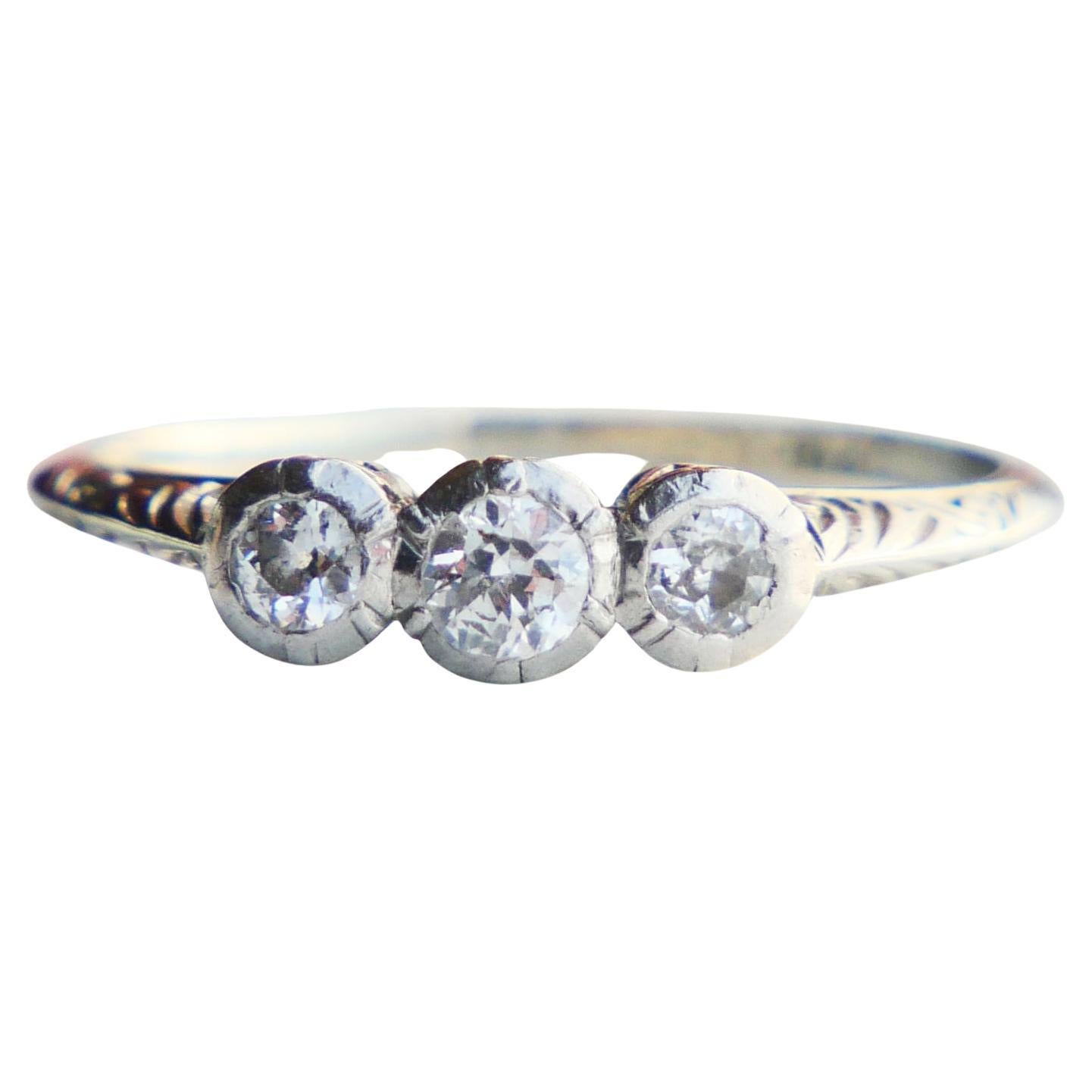 1952 Three Stones Ring 0.7 ctw Diamonds solid 18K White Gold Ø 7.25US / 2.4gr For Sale