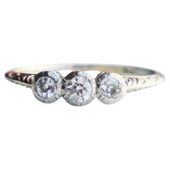 1952 Three Stones Ring 0.7 ctw Diamonds solid 18K White Gold Ø 7.25US / 2.4gr