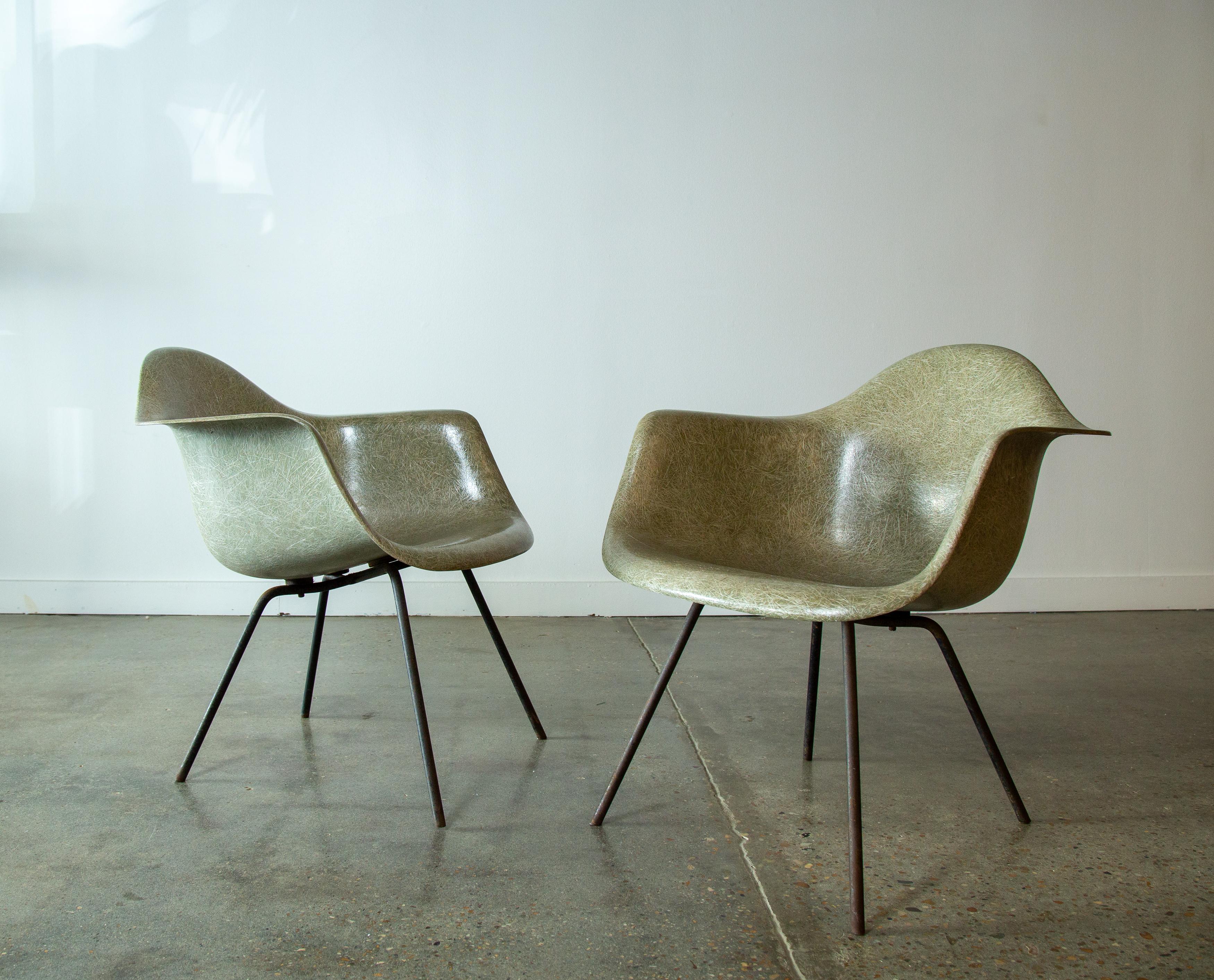 Mid-20th Century 1953 3rd Gen Eames Seafoam Green Shell Armchairs on MAX bases Herman miller