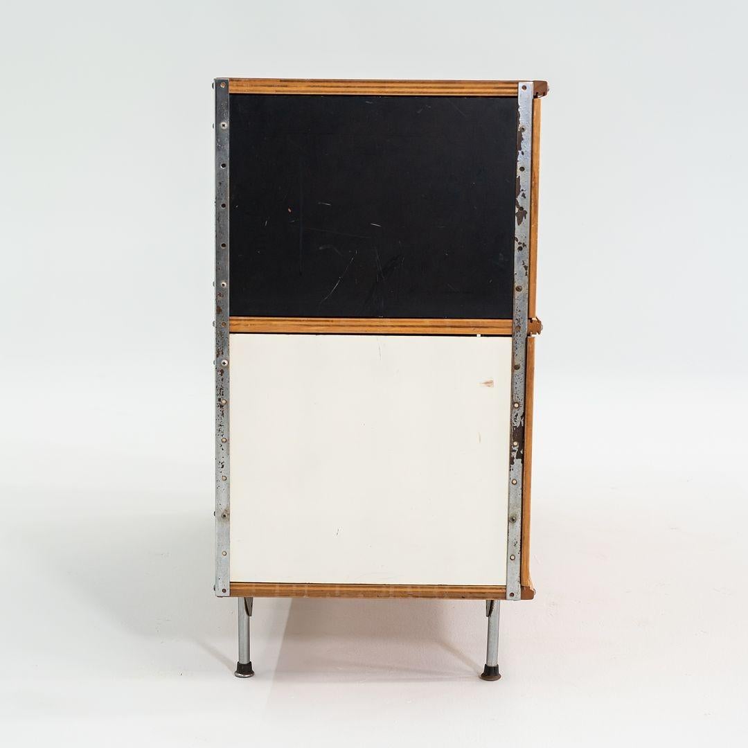 1953 ESU 240-N - Scaffale di Charles and Ray Eames per Herman Miller con noce in vendita 5