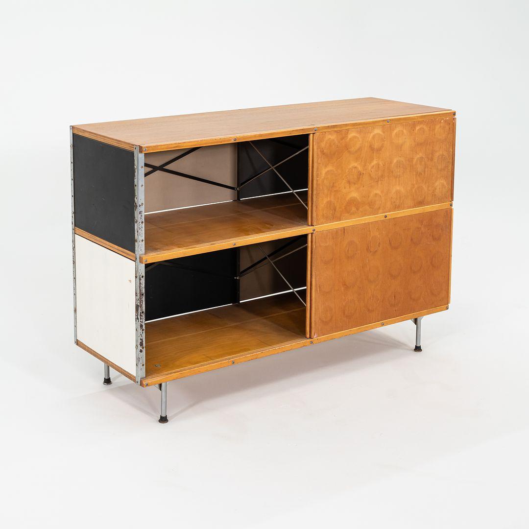 Americano 1953 ESU 240-N - Scaffale di Charles and Ray Eames per Herman Miller con noce in vendita