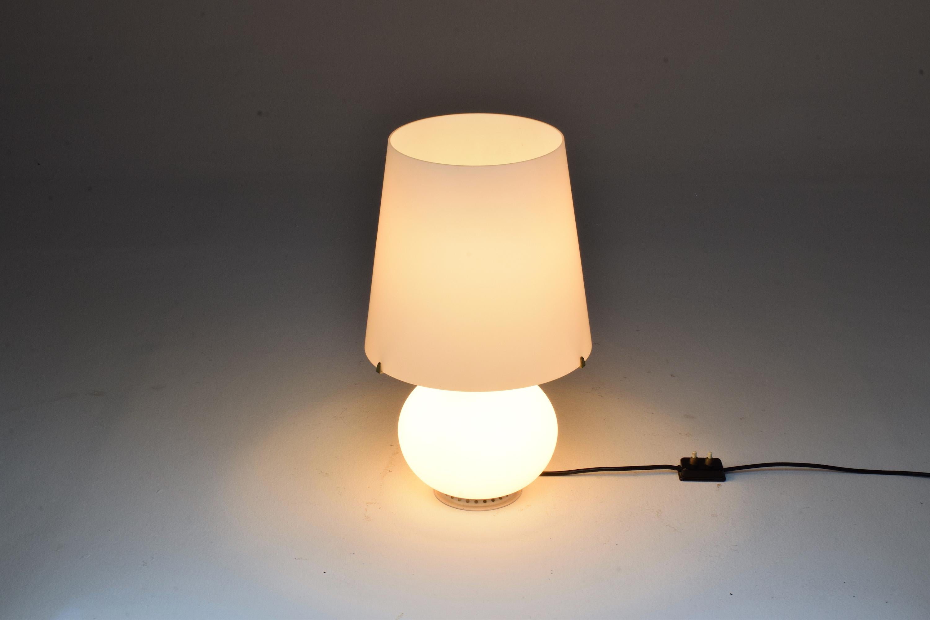 Lampe de table à double lumière Max Ingrand en verre blanc, première édition de 1953 7