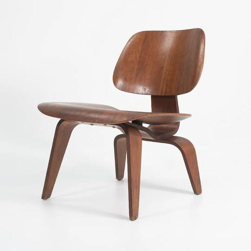 Américain 1953 Herman Miller Eames LCW Lounge Chair in Walnut w/ Provenance en vente