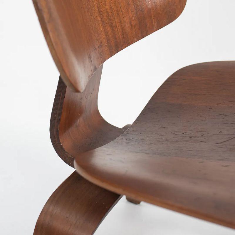 Milieu du XXe siècle 1953 Herman Miller Eames LCW Lounge Chair in Walnut w/ Provenance en vente