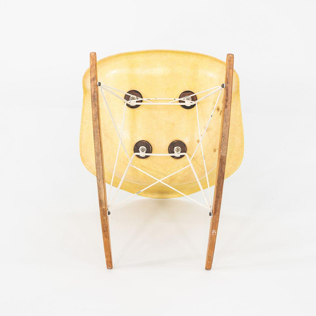 1953 Herman Miller Eames RAR Sedia a dondolo con scocca in fibra di vetro e base bianca in vendita 5