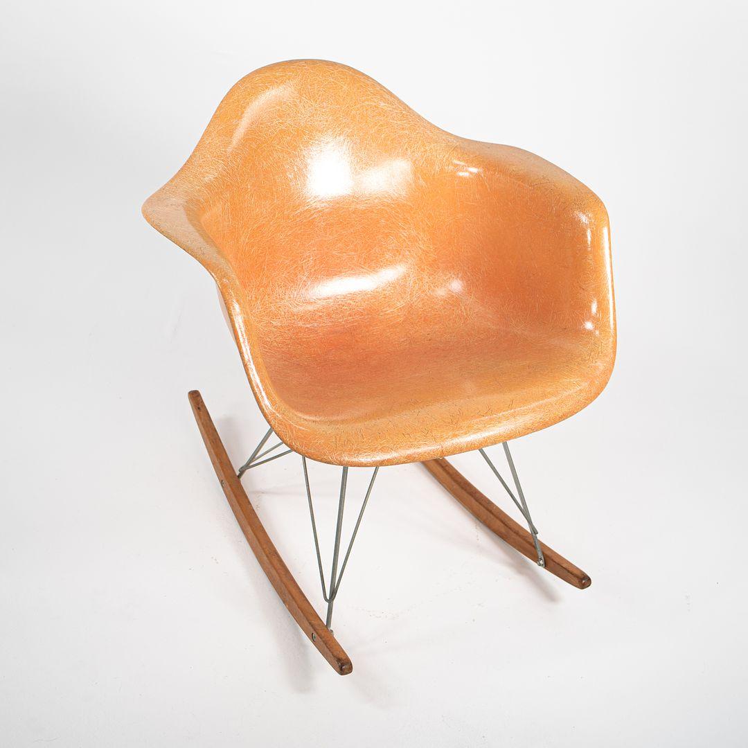 Mid-20th Century 1953 Herman Miller Eames RAR Rocking Fiberglass Arm Chair w/ Shock Mounts For Sale