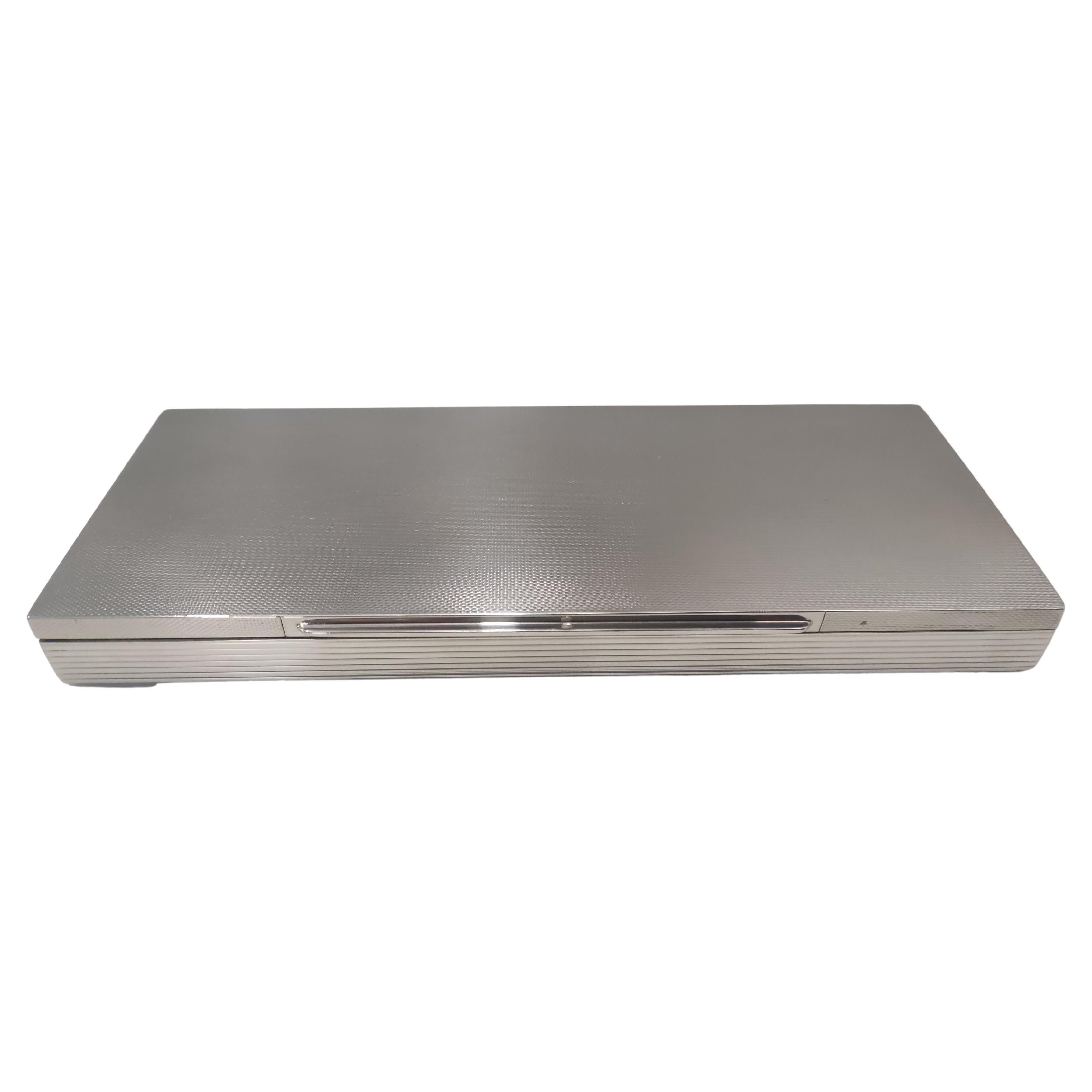 1953 Padgett & Braham Impresionante caja de plata guilloché 925 en venta