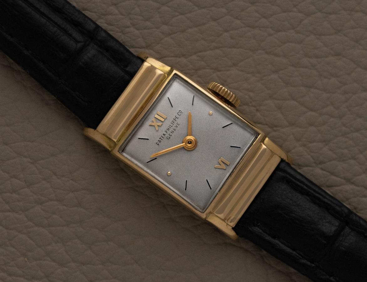 1953 Patek Philippe Vintage Ladies Hooded Lug Watch - 18K Gold For Sale 6