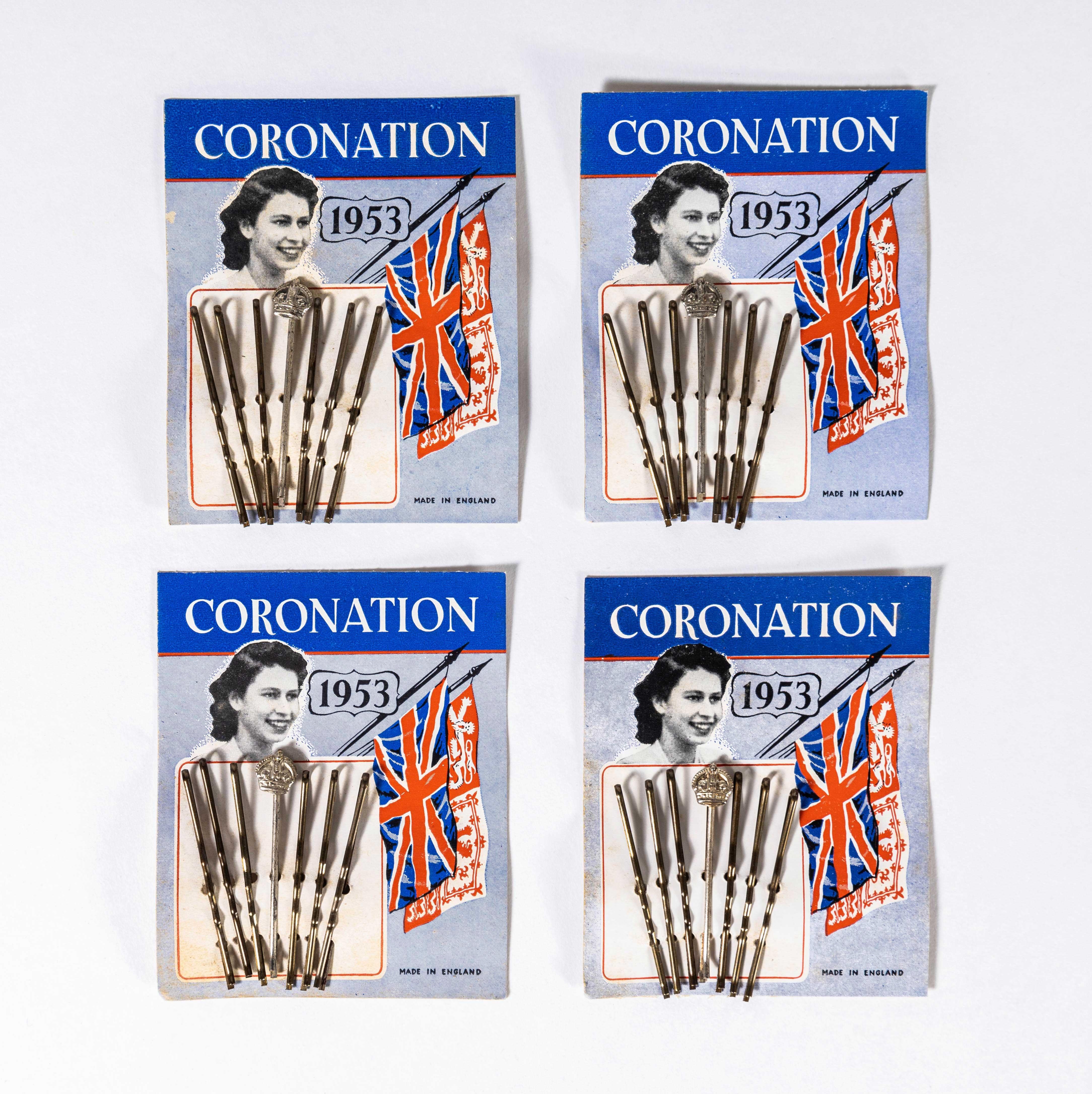 1953 Königin Elisabeth II. Krönung Haarnadeln - Neu, auf Lager, Vierer-Set (Englisch) im Angebot