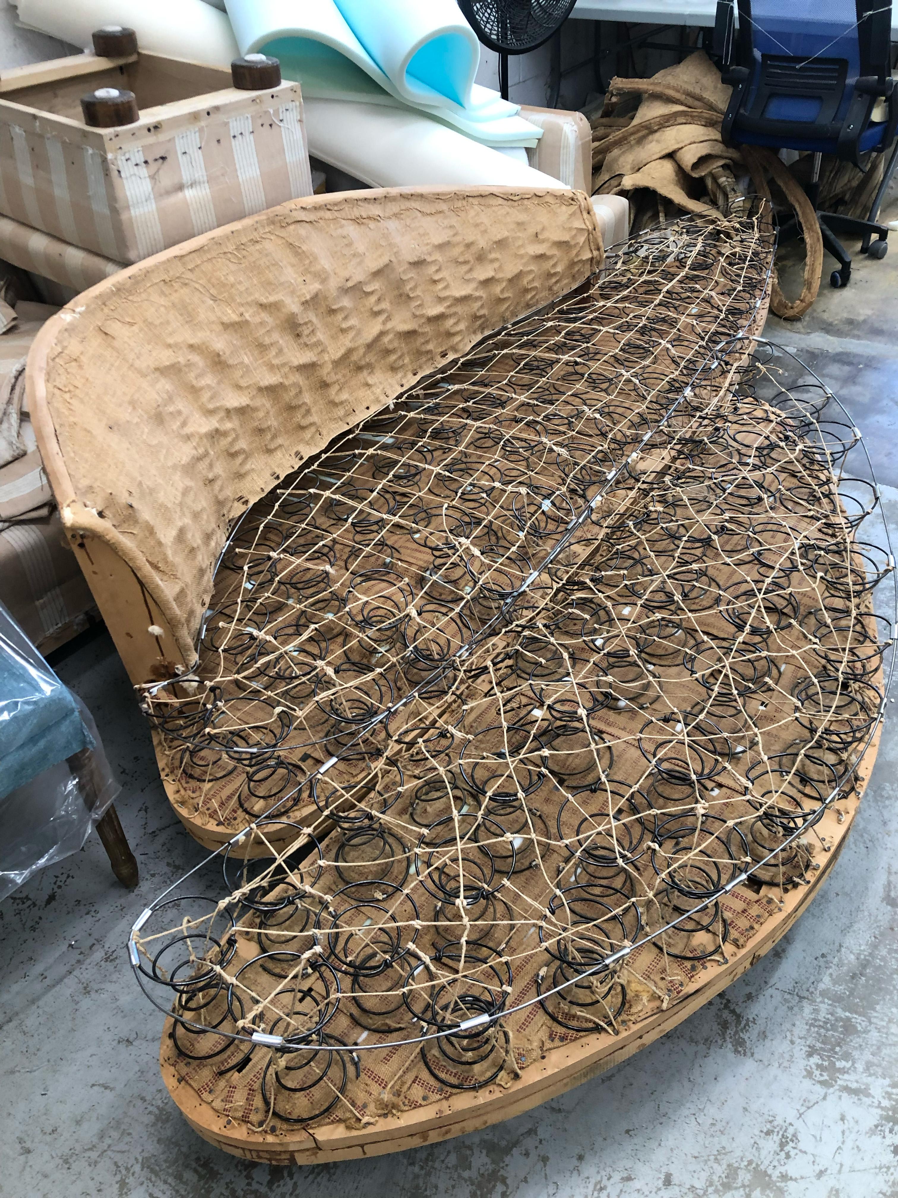 1953 Sherman Bertram Canapé et Ottoman Boucle lourde Greta Grossman en vente 1