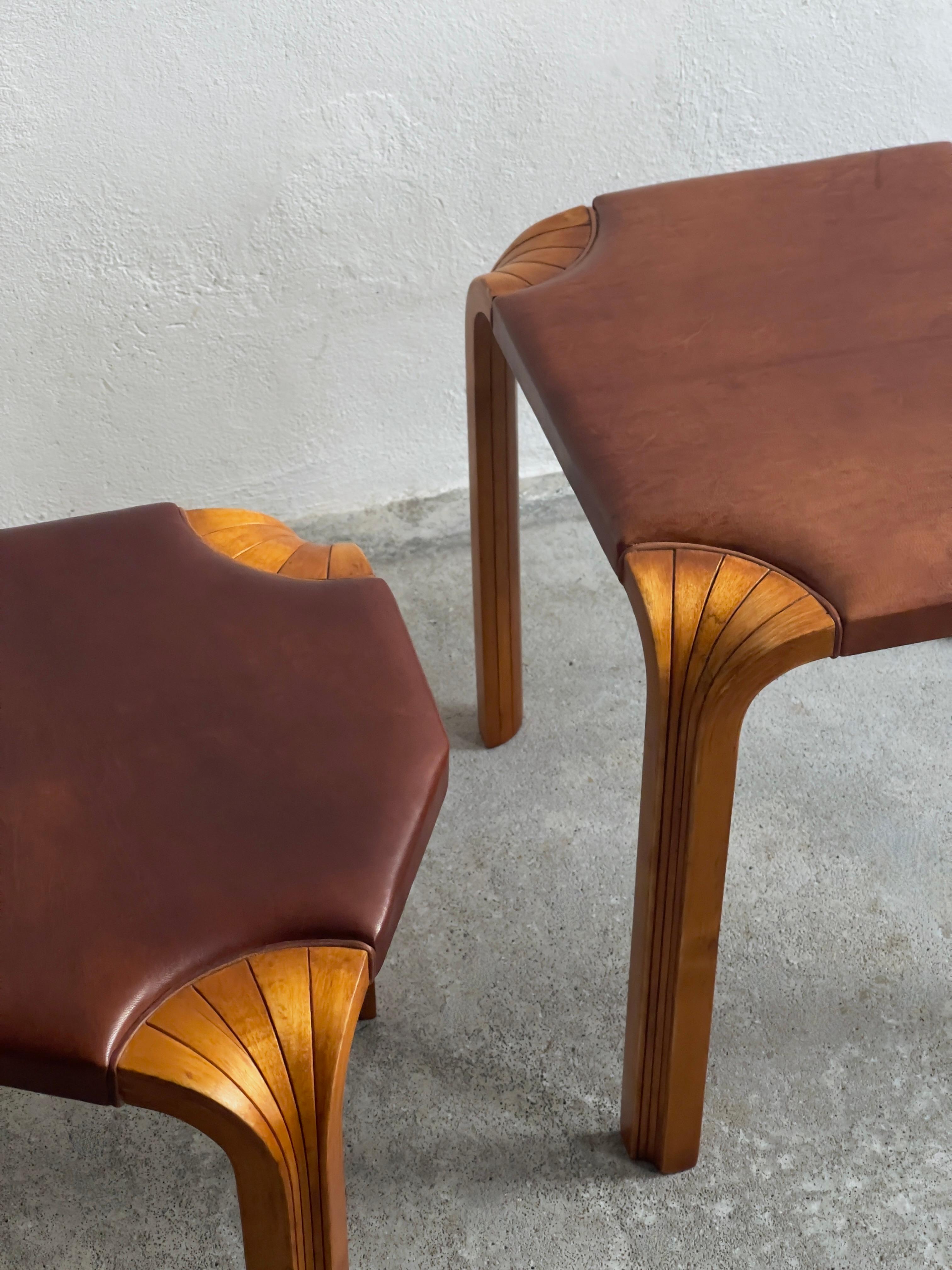 Leather 1954 Alvar Aalto stool model X602 in rich patinated birch and Niger leather For Sale