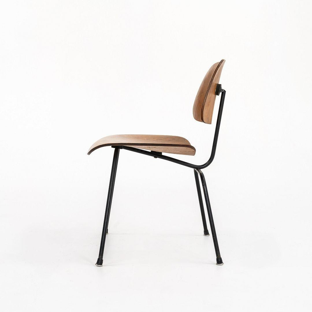 1954 Charles and Ray Eames für Herman Miller DCM Chair in Calico Ash im Zustand „Gut“ im Angebot in Philadelphia, PA