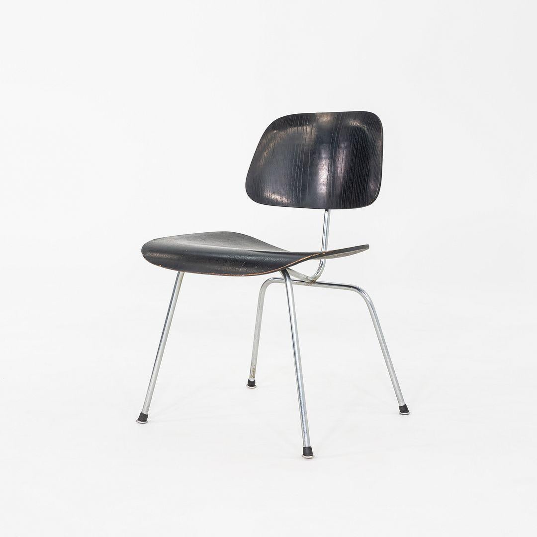 1954 Charles and Ray Eames para Herman Miller Silla de comedor DCM con acabado ebonizado en Bueno estado para la venta en Philadelphia, PA