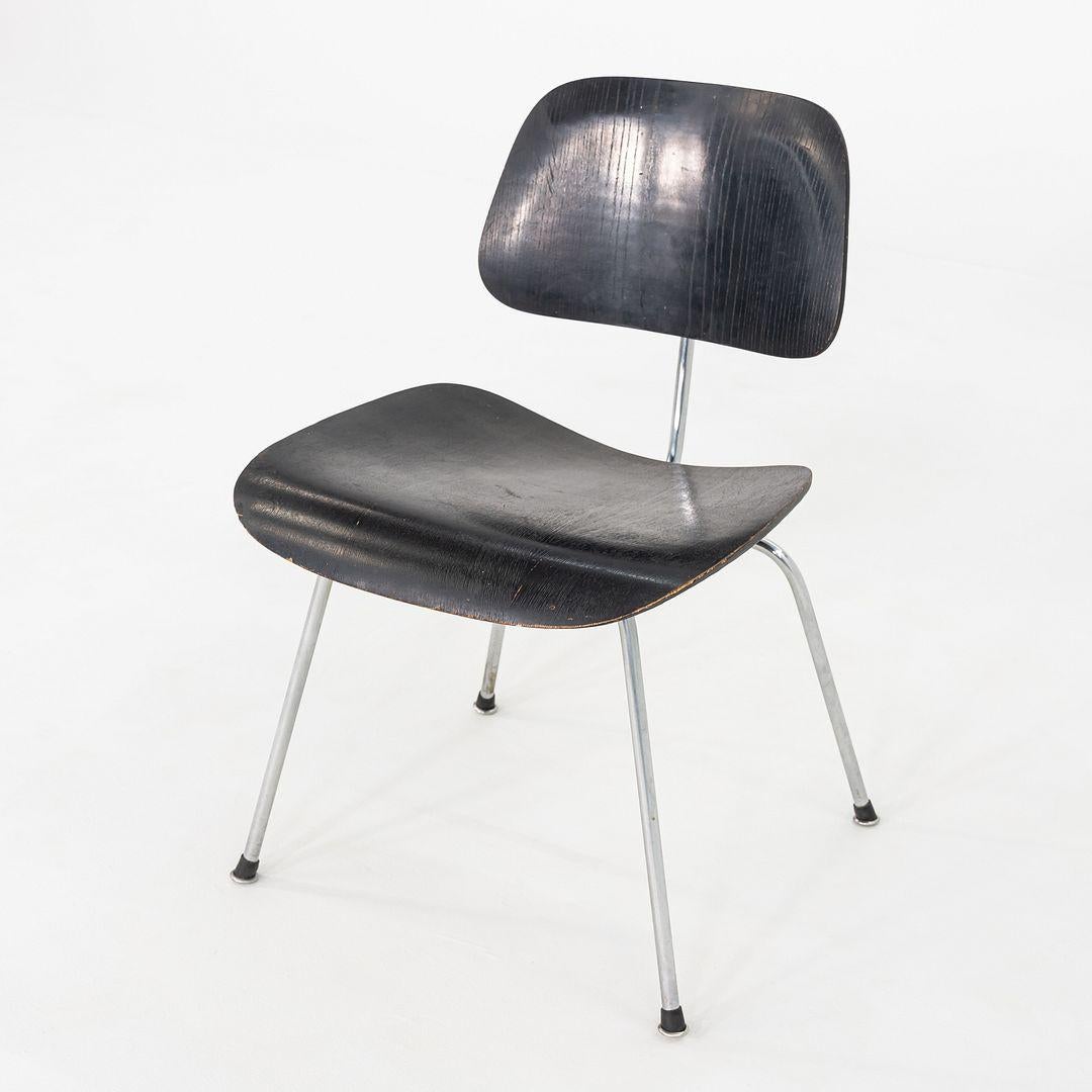 1954 Charles and Ray Eames para Herman Miller Silla de comedor DCM con acabado ebonizado Acero en venta