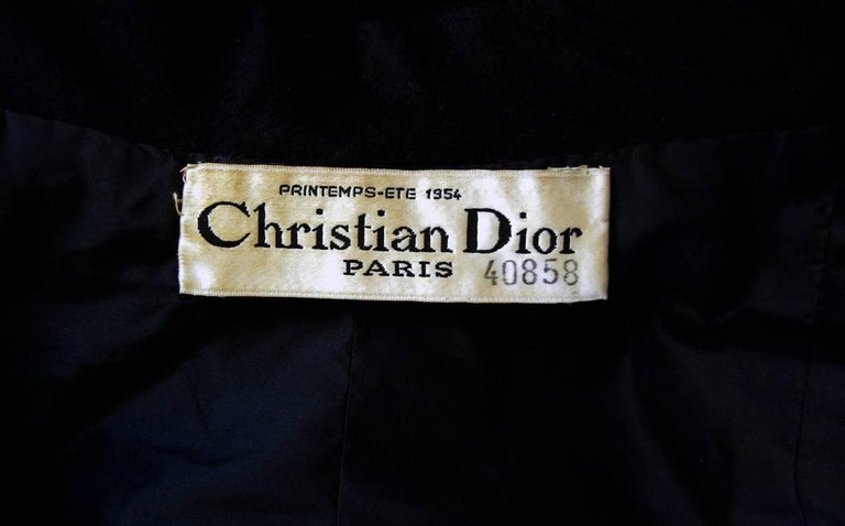  1954 Christian Dior Haute Couture 'Lily of the Valley' Satin Evening Dress Suit For Sale 3