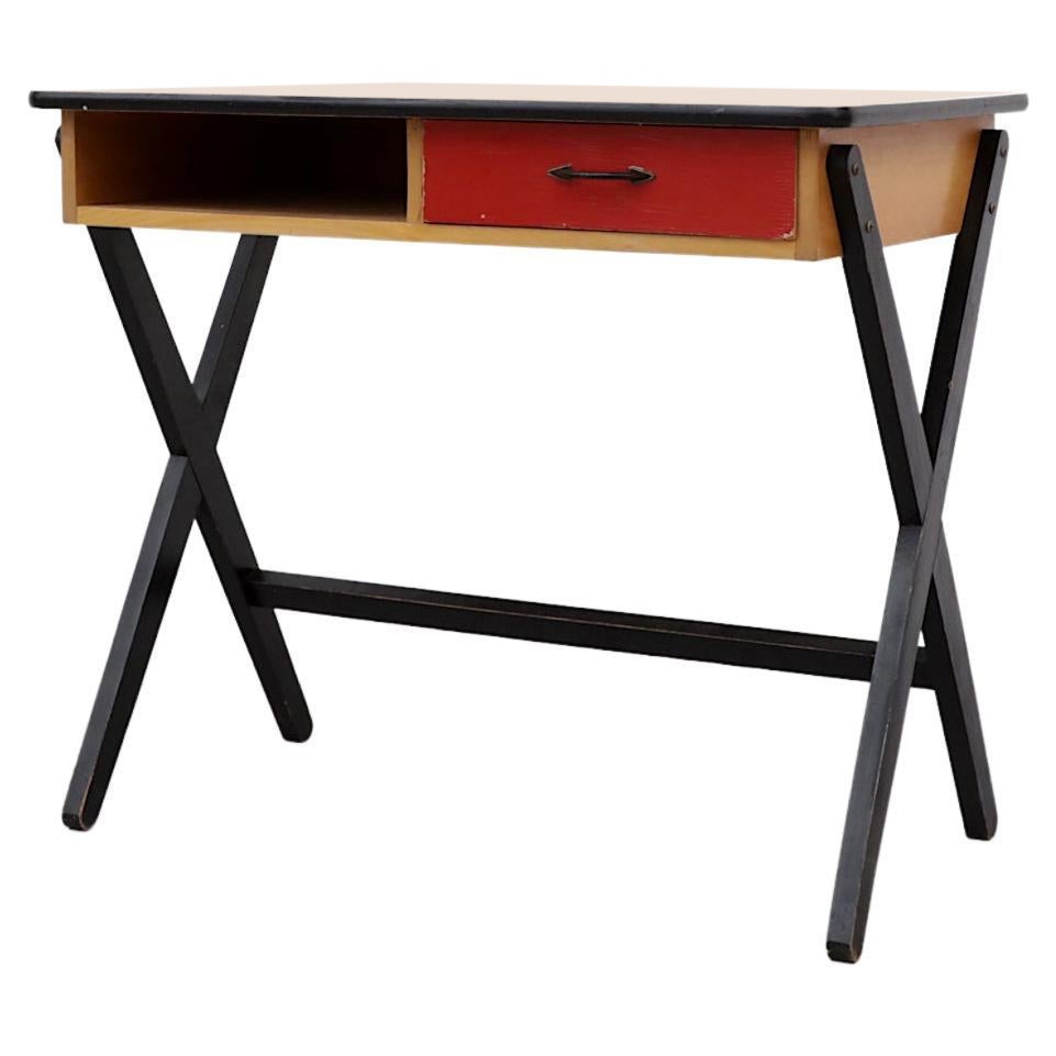 Scrivania Coen de Vries del 1954 in betulla con base in ebano, cassetto rosso e piano in formica