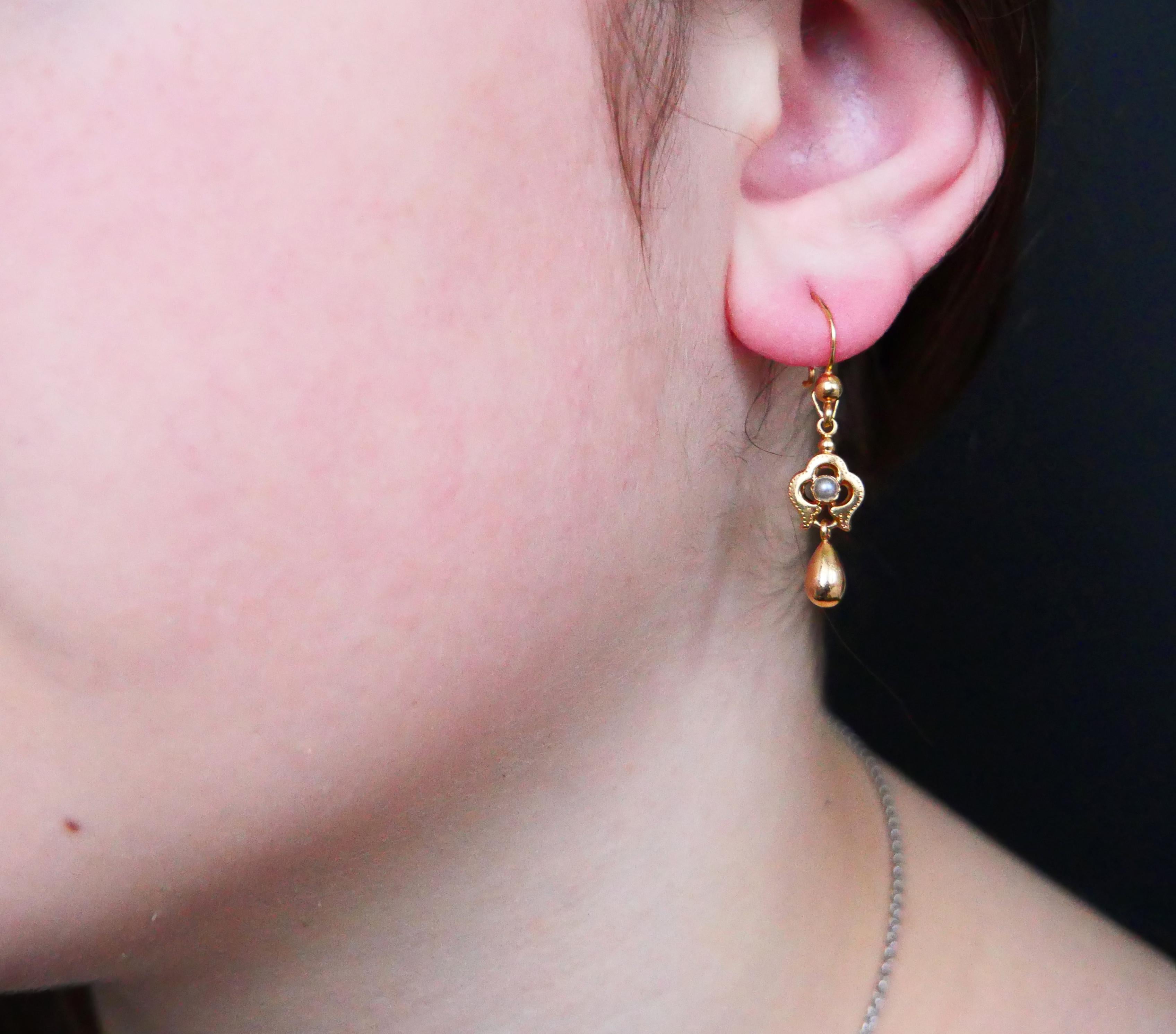 Round Cut 1954 Dangle Earrings Seed Pearls solid 18K Gold / 2.13 gr For Sale