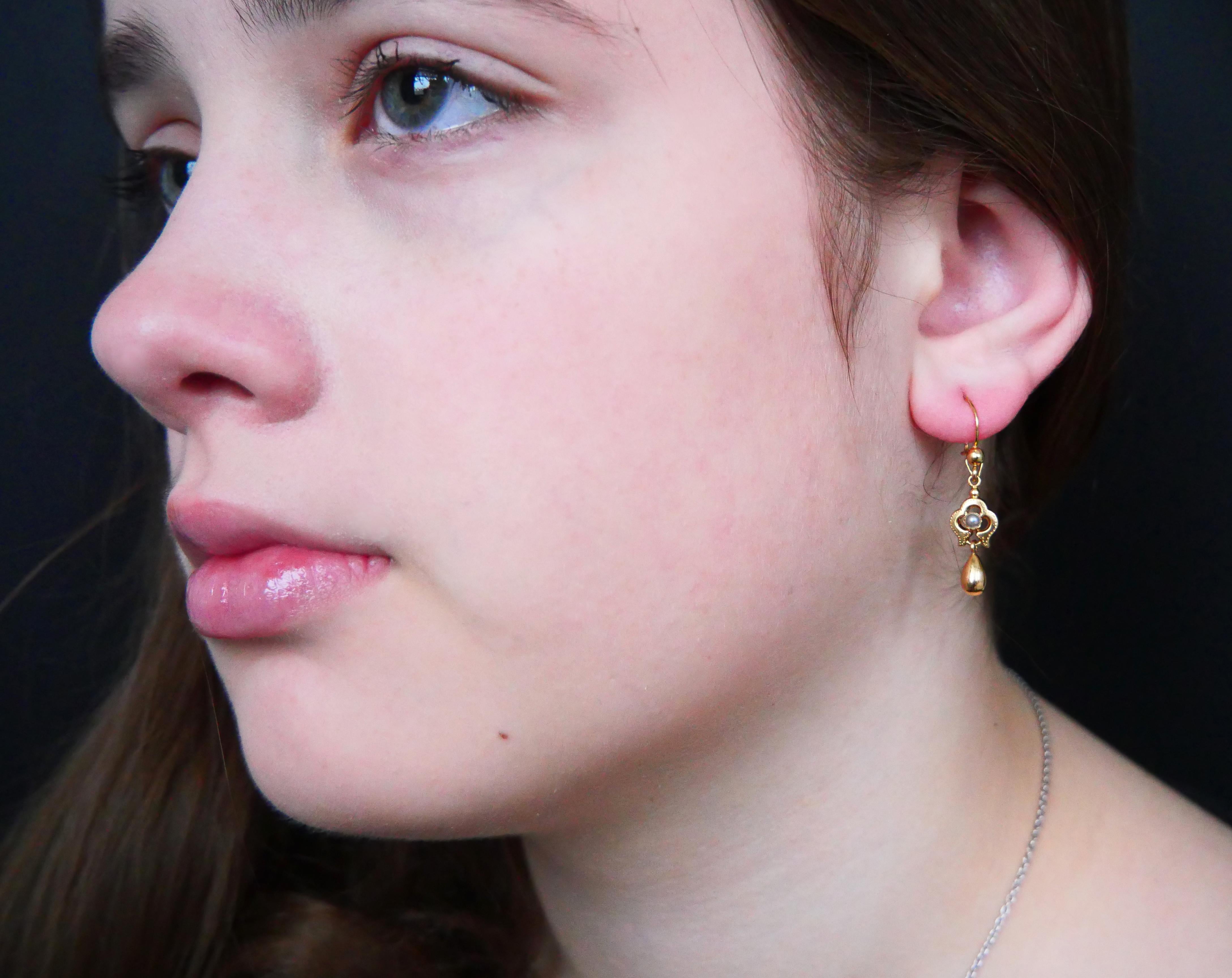 Women's 1954 Dangle Earrings Seed Pearls solid 18K Gold / 2.13 gr For Sale