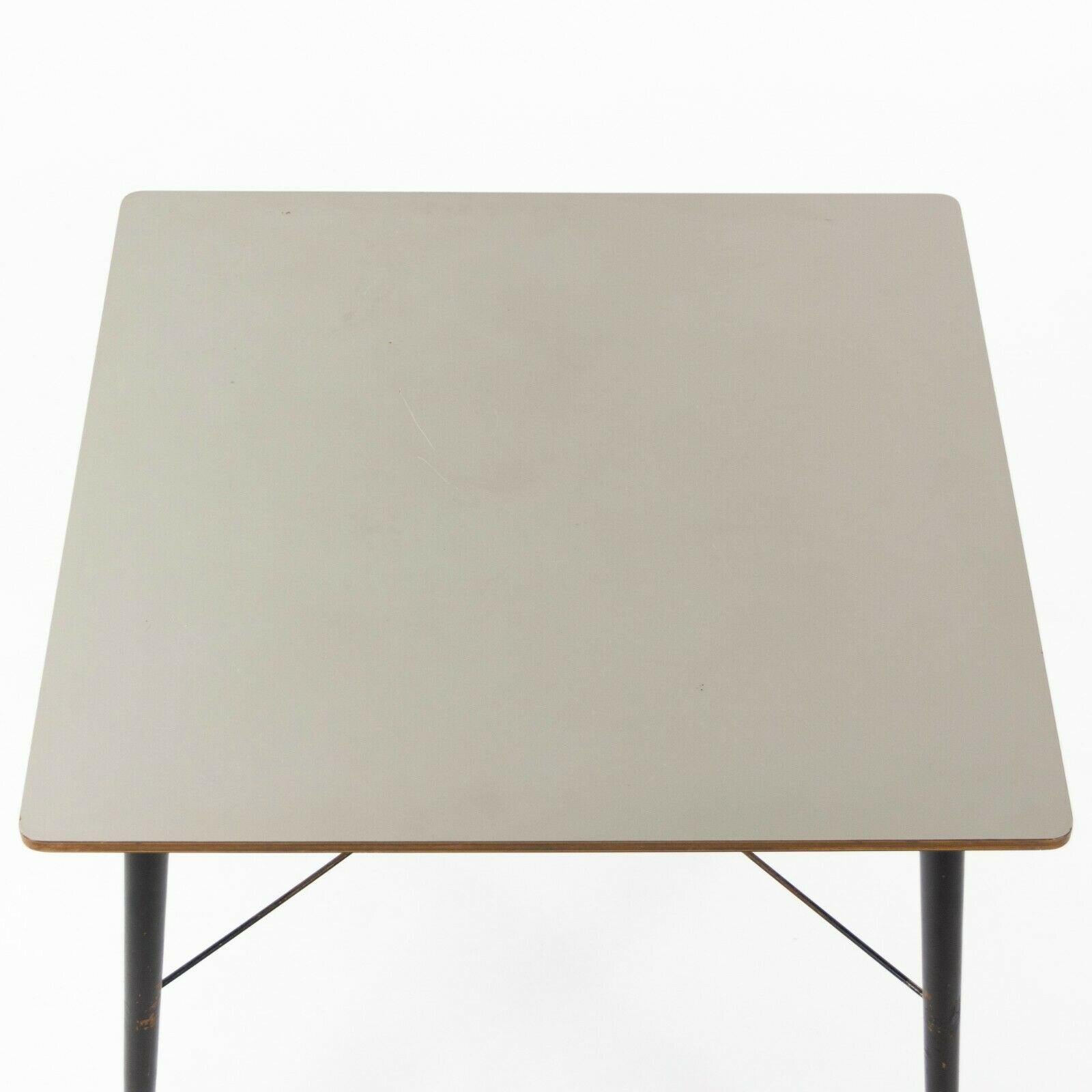 Table de salle à manger Eames Herman Miller DTW 4 avec plateau en stratifié blanc et bracelet croisé, 1954 en vente 4