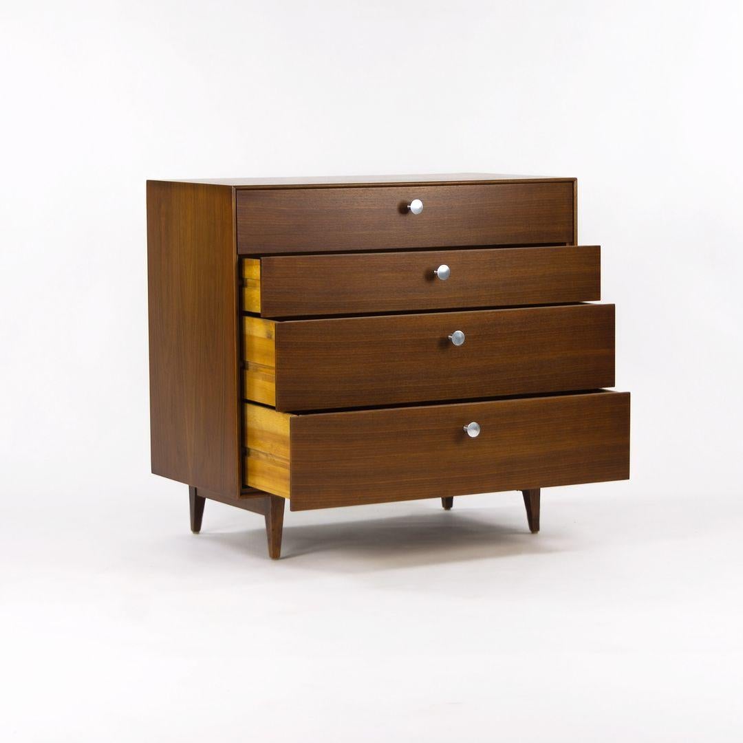 Americano 1954 George Nelson per Herman Miller Comò a quattro cassetti con bordo sottile in noce in vendita