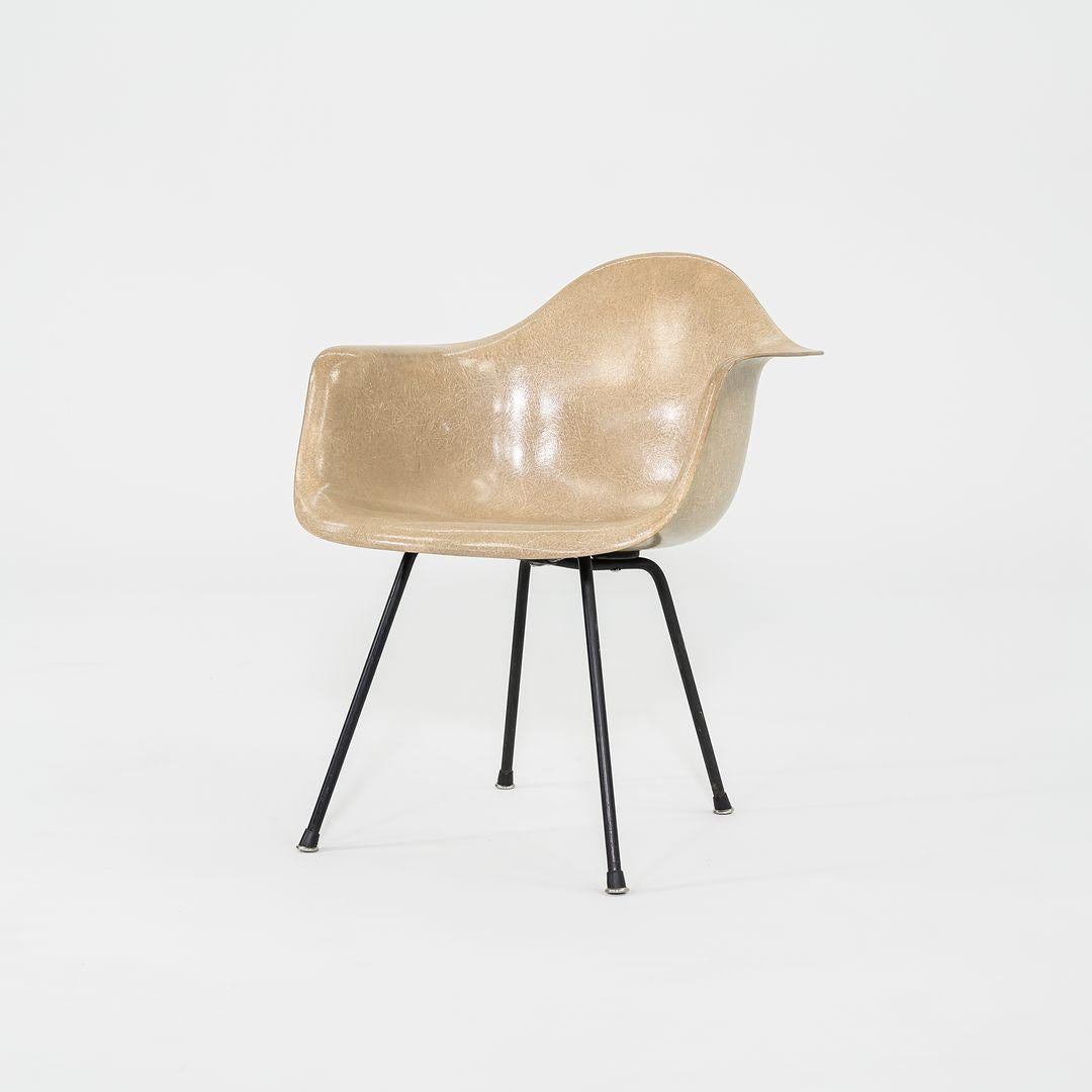 1954 Herman Miller Eames Rope Edge DAX Arm Shell Dining Chair X Base 3 Available Bon état - En vente à Philadelphia, PA