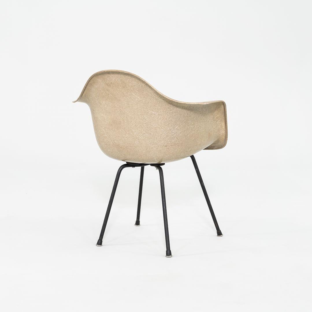 Plastique 1954 Herman Miller Eames Rope Edge DAX Arm Shell Dining Chair X Base 3 Available en vente