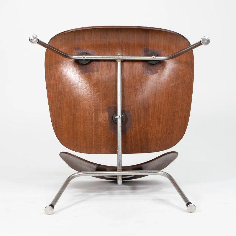 1954 Herman Miller Eames LCM Lounge Chair Walnut with Metal Legs (Chaise longue en noyer avec pieds en métal) en vente 3