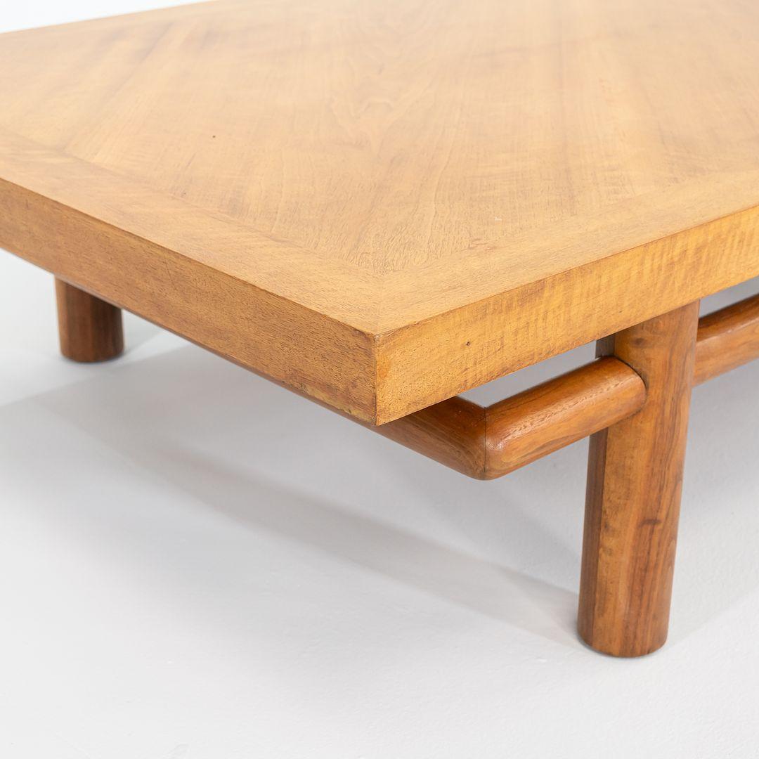 Table basse massive en noyer de 1954 par AT&T Robsjohn-Gibbings pour John Widdicomb en vente 3