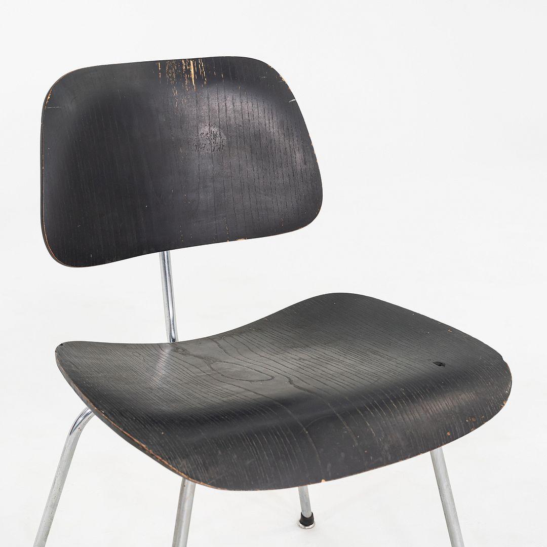 1954 Pair of Charles and Ray Eames for Herman Miller DCM Dining Chairs in Wood For Sale 4