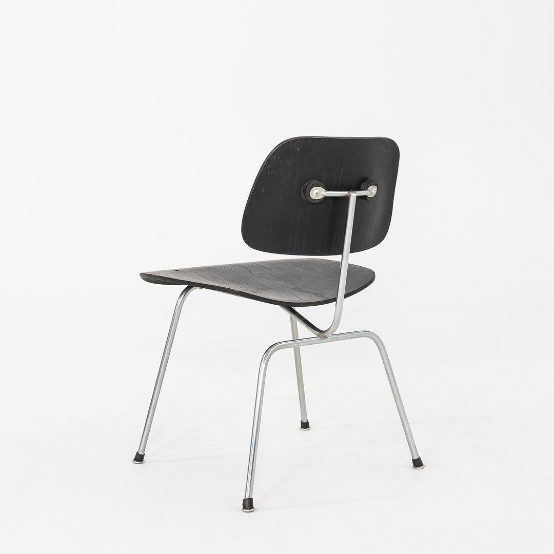 1954 Pair of Charles and Ray Eames for Herman Miller DCM Dining Chairs in Wood For Sale 2
