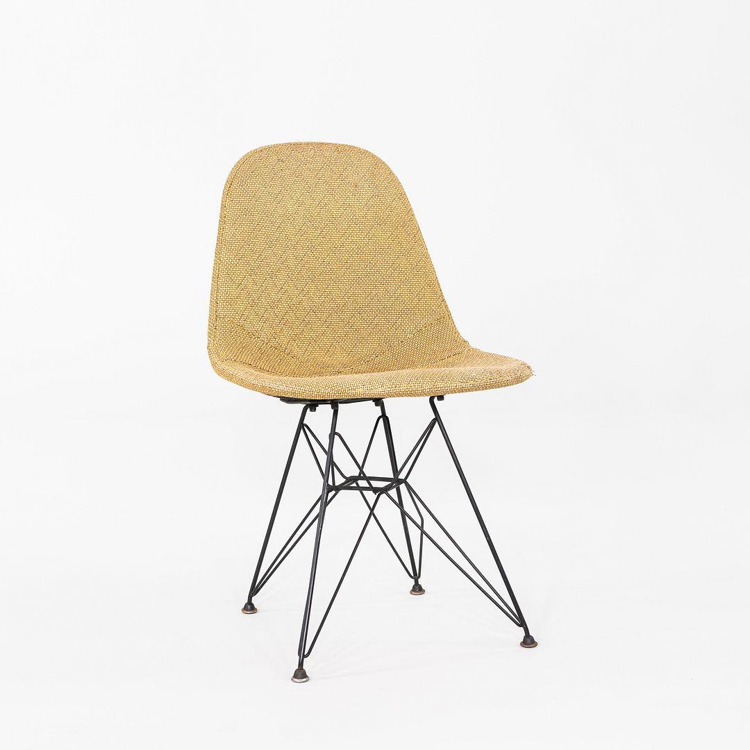 Moderno 1954 Coppia di sedie Herman Miller DKR-1 di Eames con base Eiffel in Hopsack in vendita