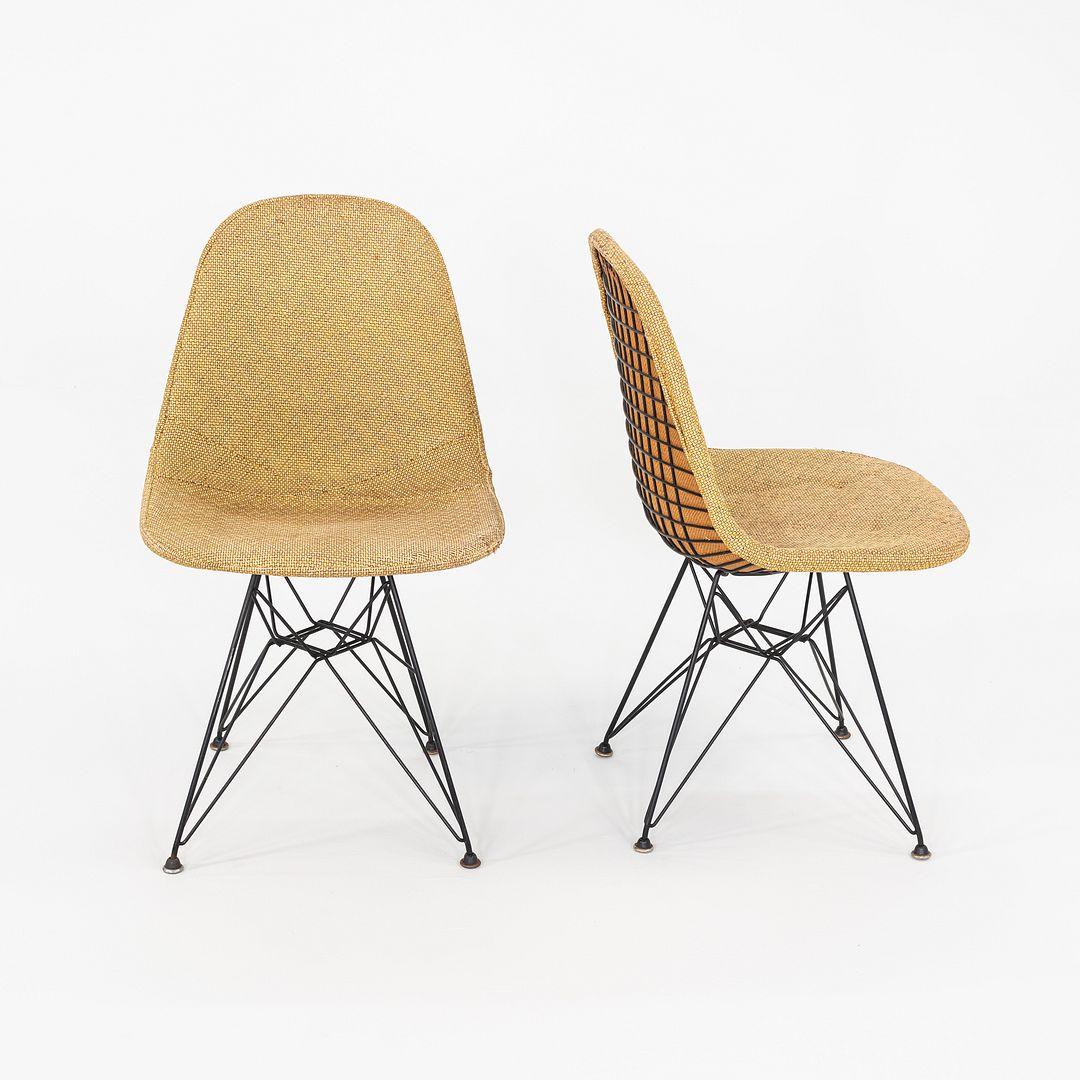 Metà XX secolo 1954 Coppia di sedie Herman Miller DKR-1 di Eames con base Eiffel in Hopsack in vendita