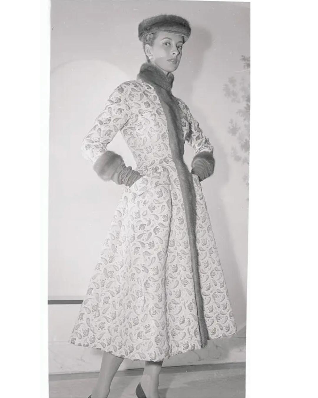 1954 Pierre Balmain Haute Couture Silk Brocade Dress and Jacket Suit For Sale 7