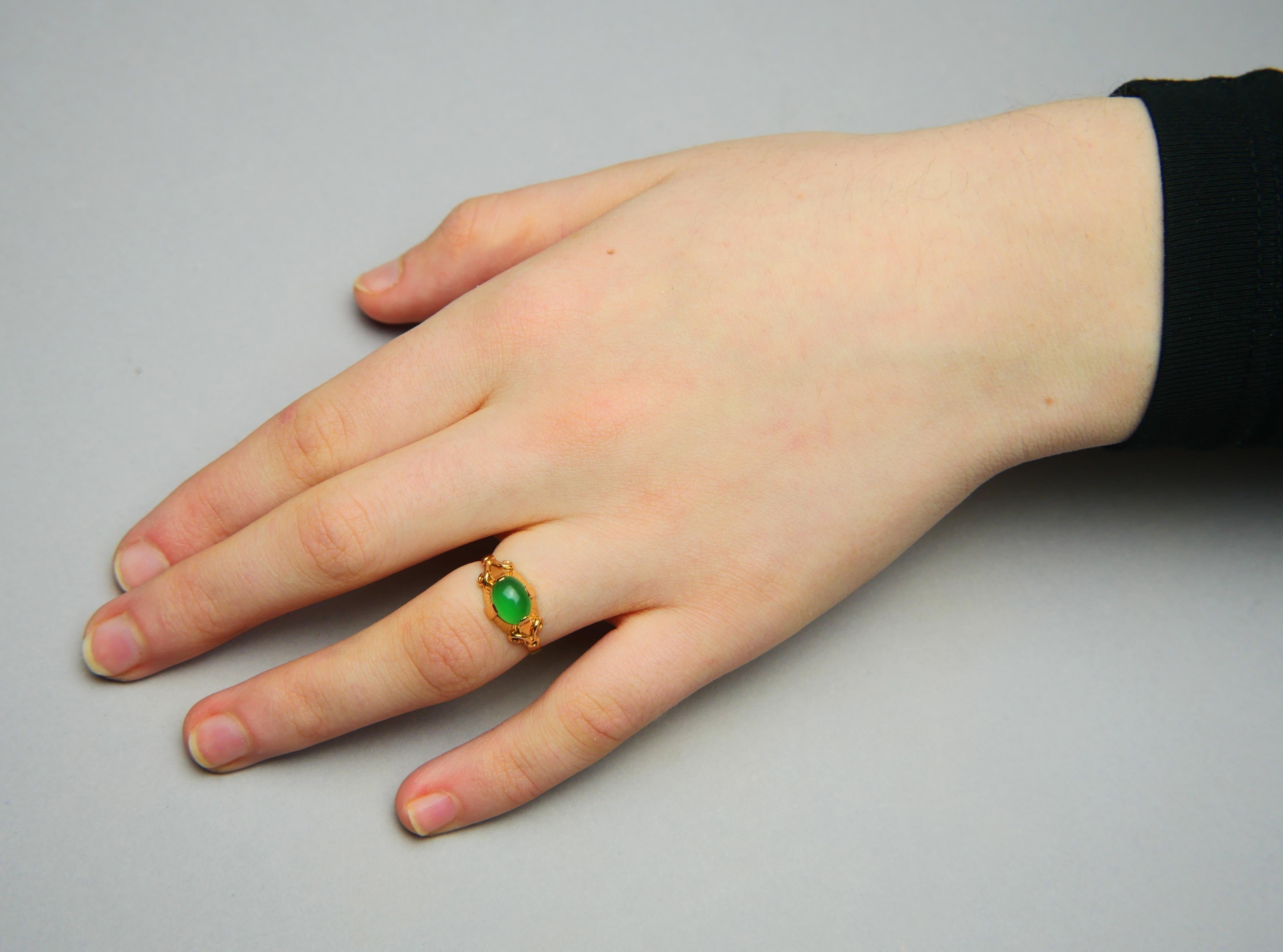 1954 Ring natural Green Chalcedony 18K Yellow Gold Ø 6 US / 2 gr For Sale 2