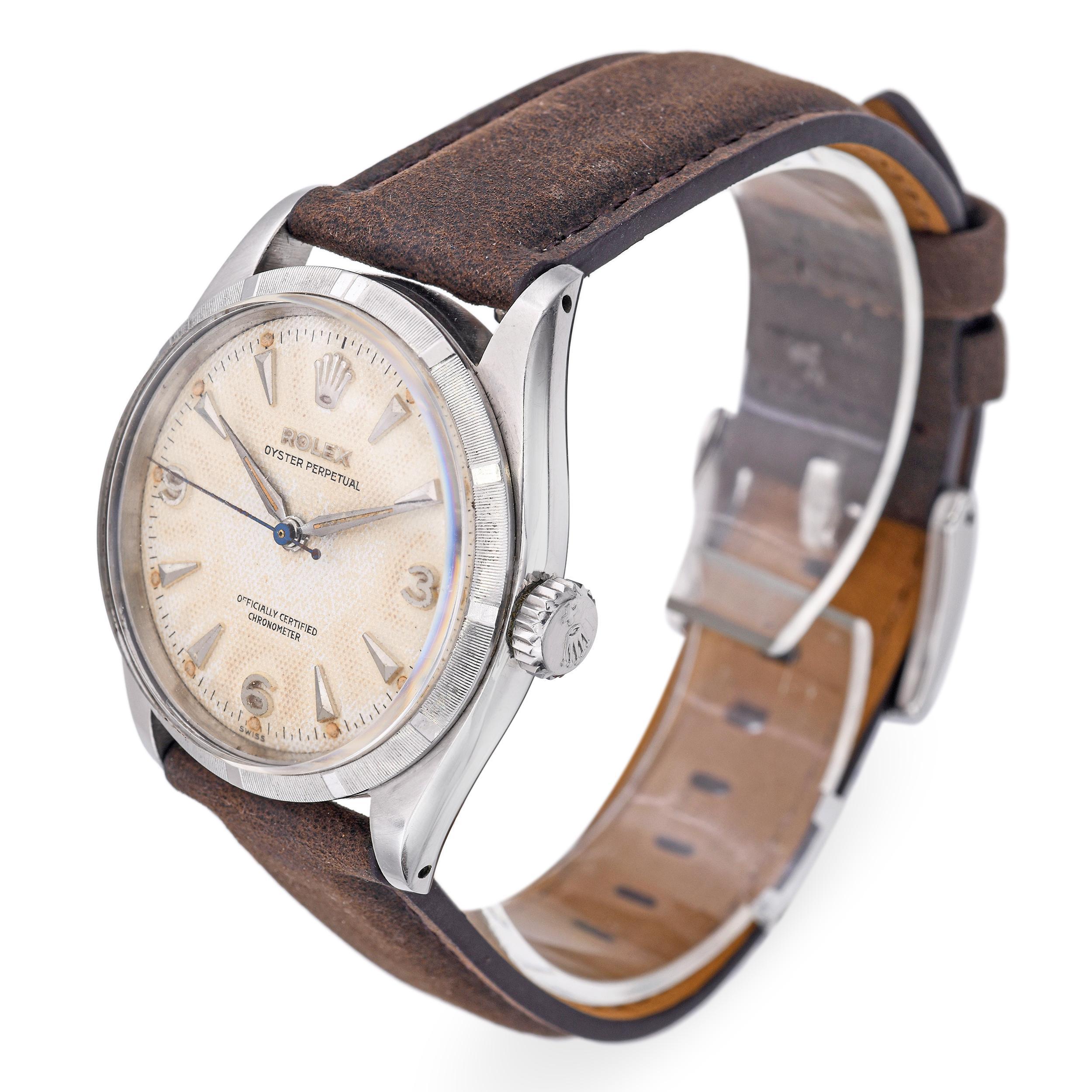 Marca: Rolex
Model No: Oyster Perpetual
Número de referencia: 6285
Calibre:
Tamaño de la caja: 33 mm
Movimiento: Automático
Stone:
Material: Acero inoxidable, correa de piel
Tamaño: 8
Peso: 50.4 gramos
Estado: Buen estado, mantiene la hora
Notas: