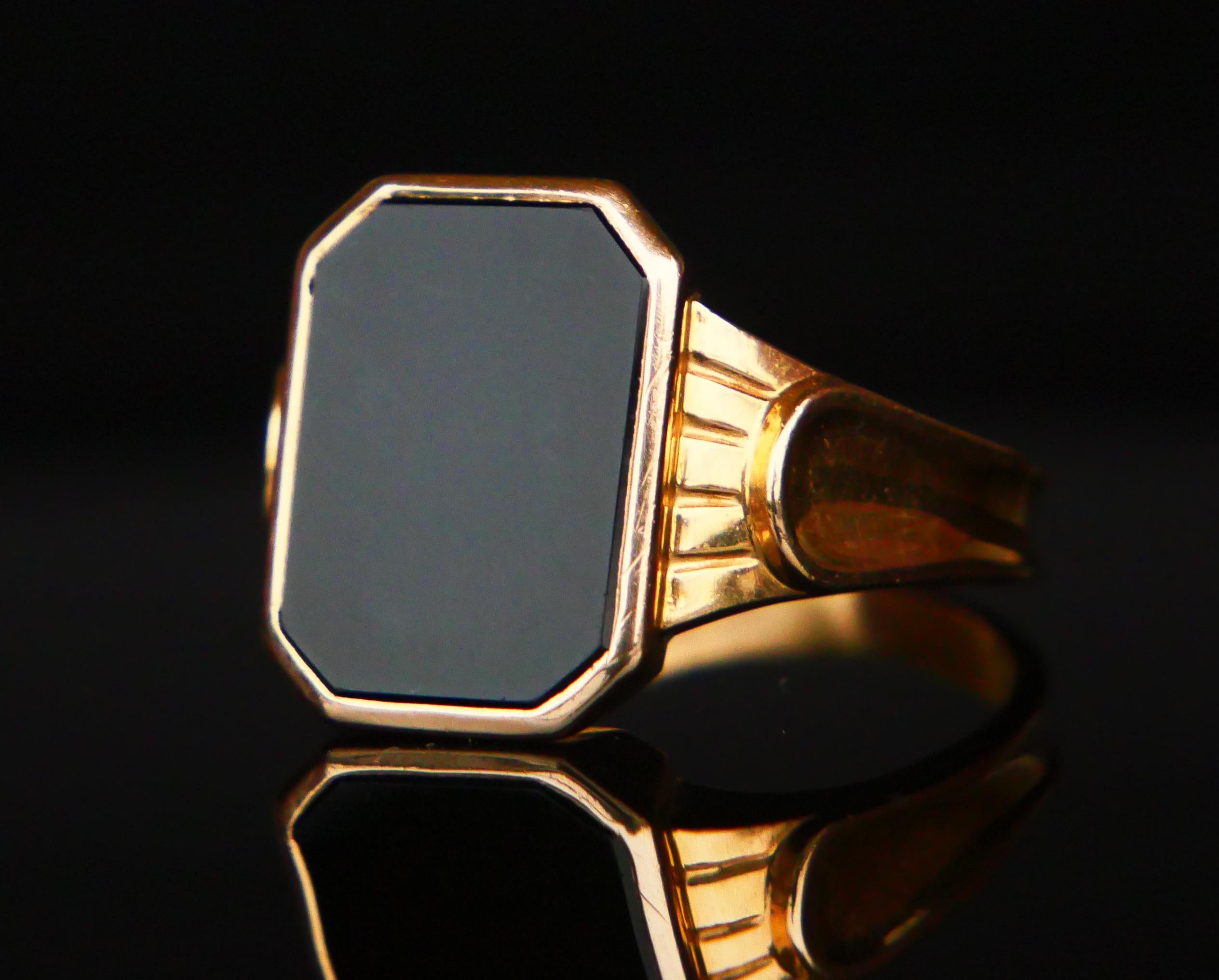 Square Cut 1954 Signet Men Ring 4.5ct natural Onyx solid 18K Gold Ø 10.5 US / 5.38gr For Sale