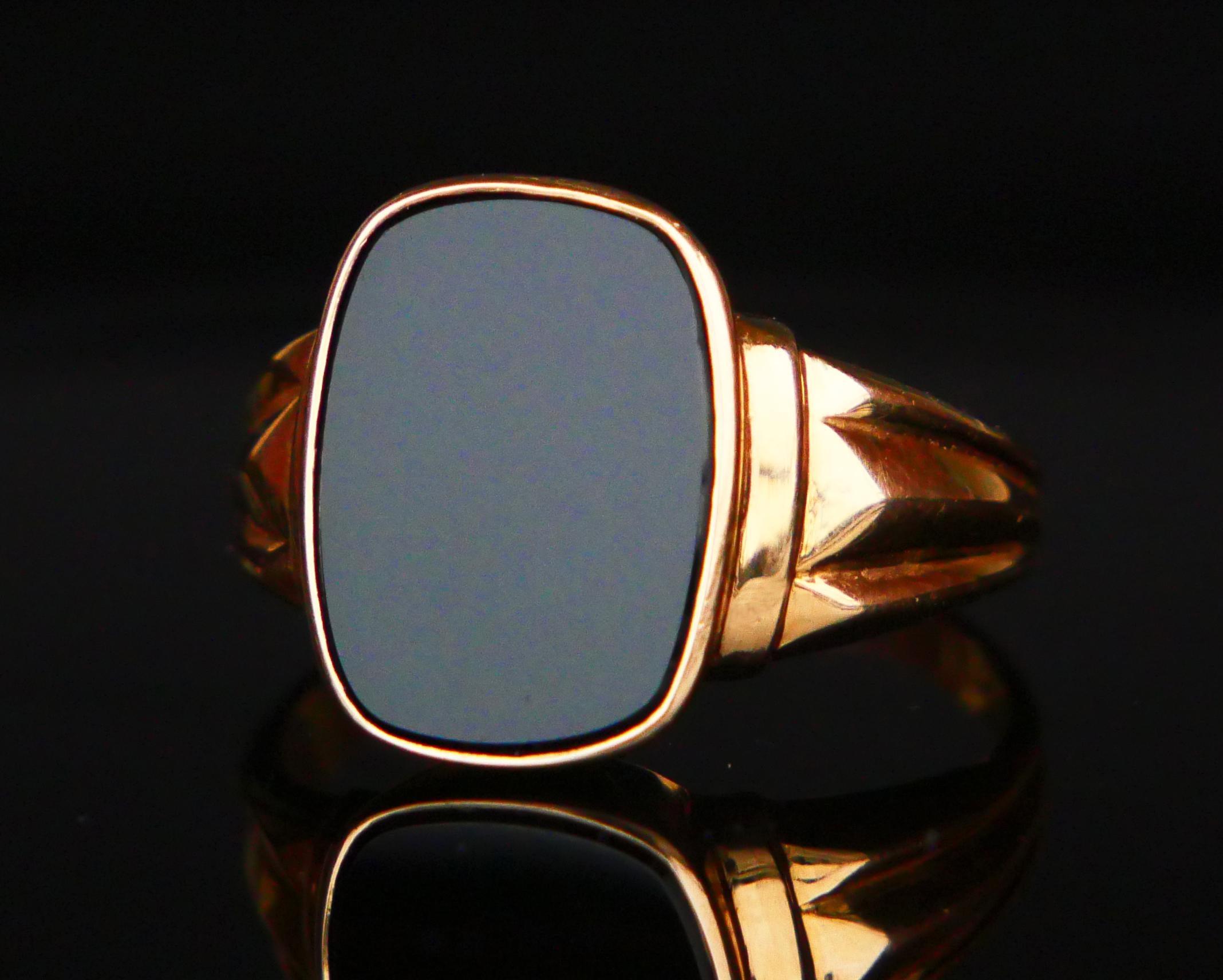 Square Cut 1954 Signet Men Ring 4.5ct natural Onyx solid 18K Gold Ø 9.25 US / 4.25gr For Sale