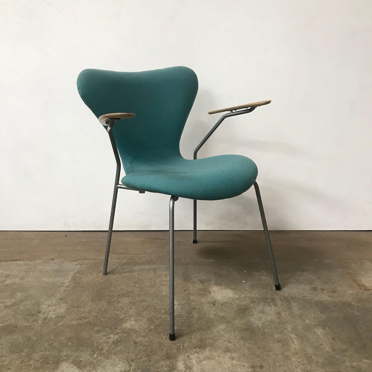 Mid-Century Modern 1955, Arne Jacobsen, Eight Turquoise to Upholster 3207 Butterfly Armchairs For Sale