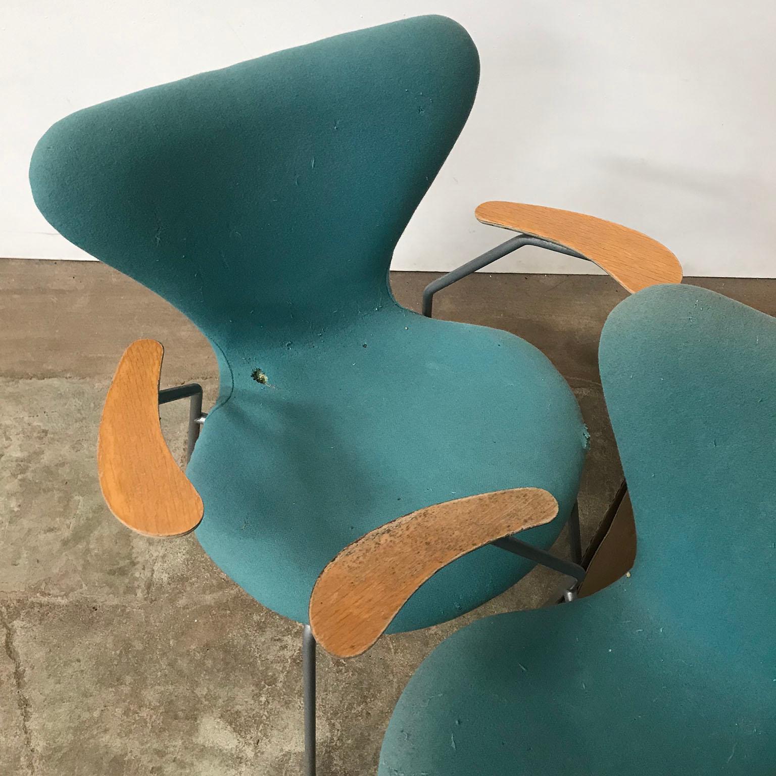 Metal 1955, Arne Jacobsen, Eight Turquoise to Upholster 3207 Butterfly Armchairs For Sale