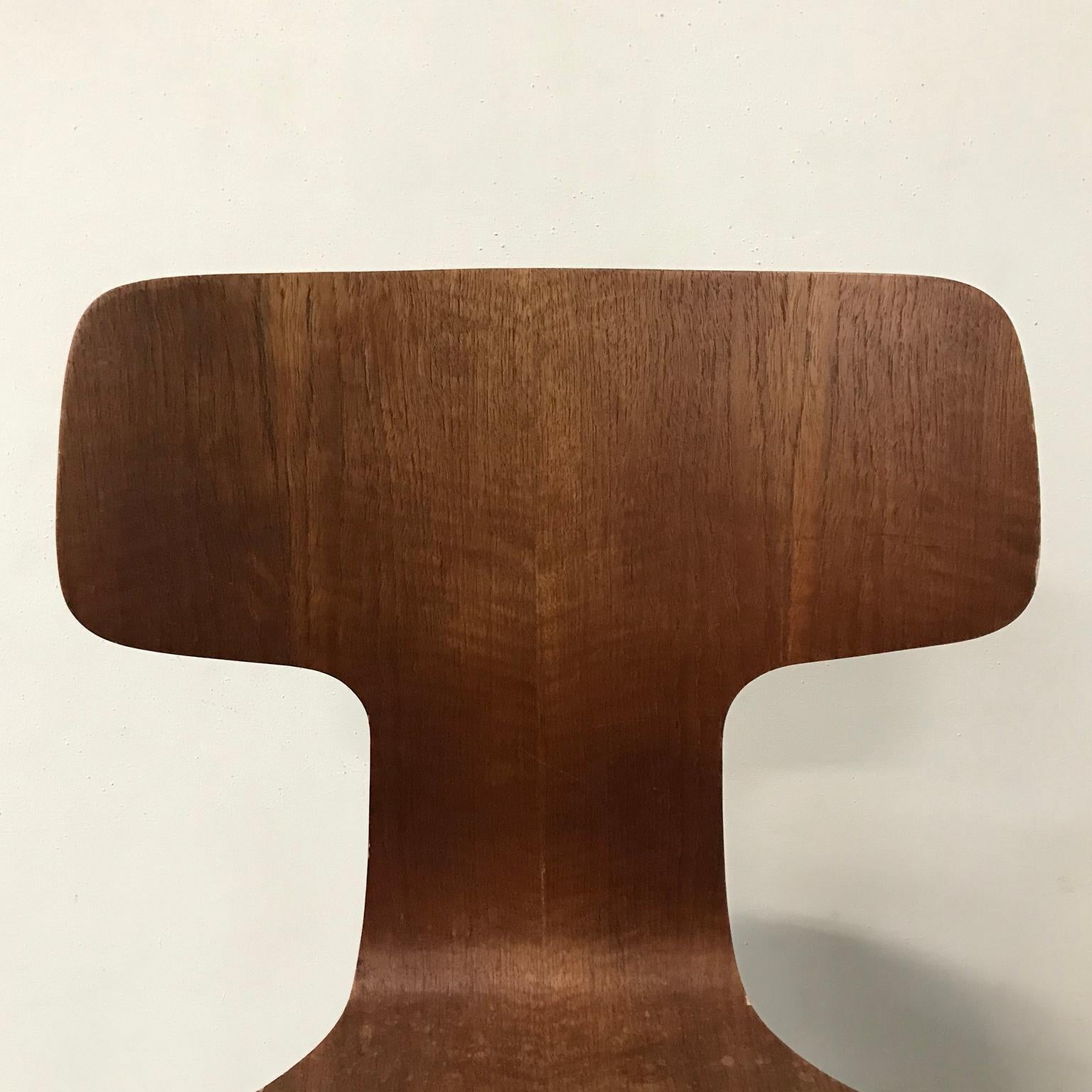 1955, Arne Jacobsen for Fritz Hansen, Original, Rare, Chair 3103 with Grey Base For Sale 4
