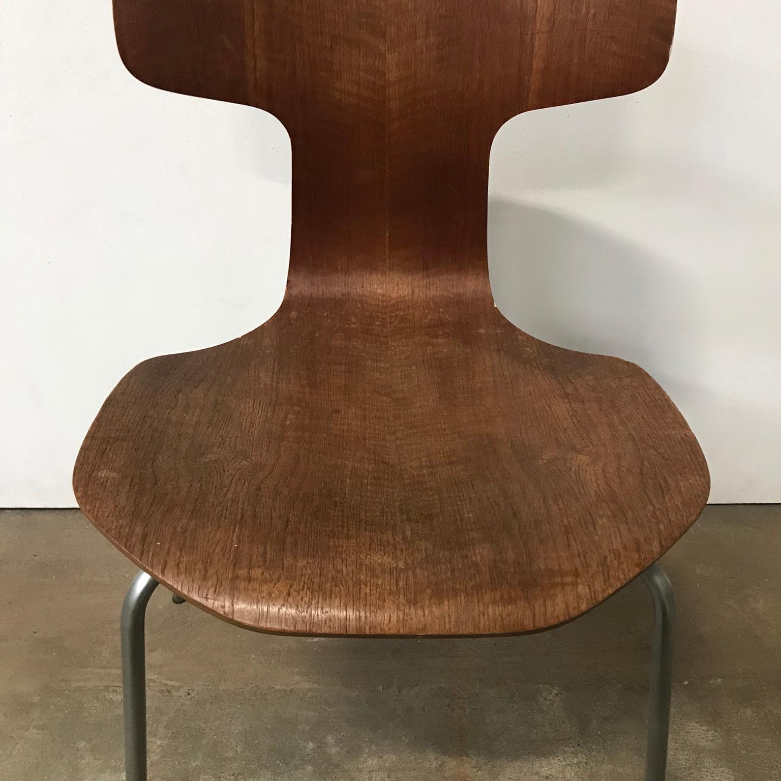 1955, Arne Jacobsen for Fritz Hansen, Original, Rare, Chair 3103 with Grey Base For Sale 5