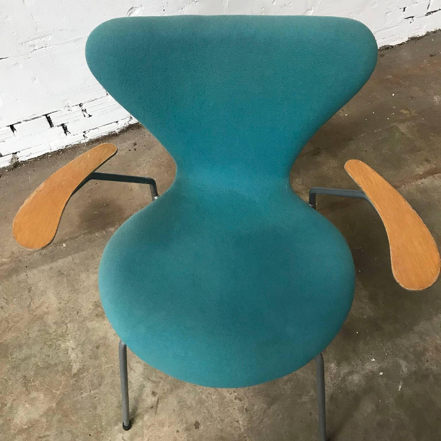1955, Arne Jacobsen, Set of Four Turquoise Upholstered 3207 Butterfly Armchairs 4