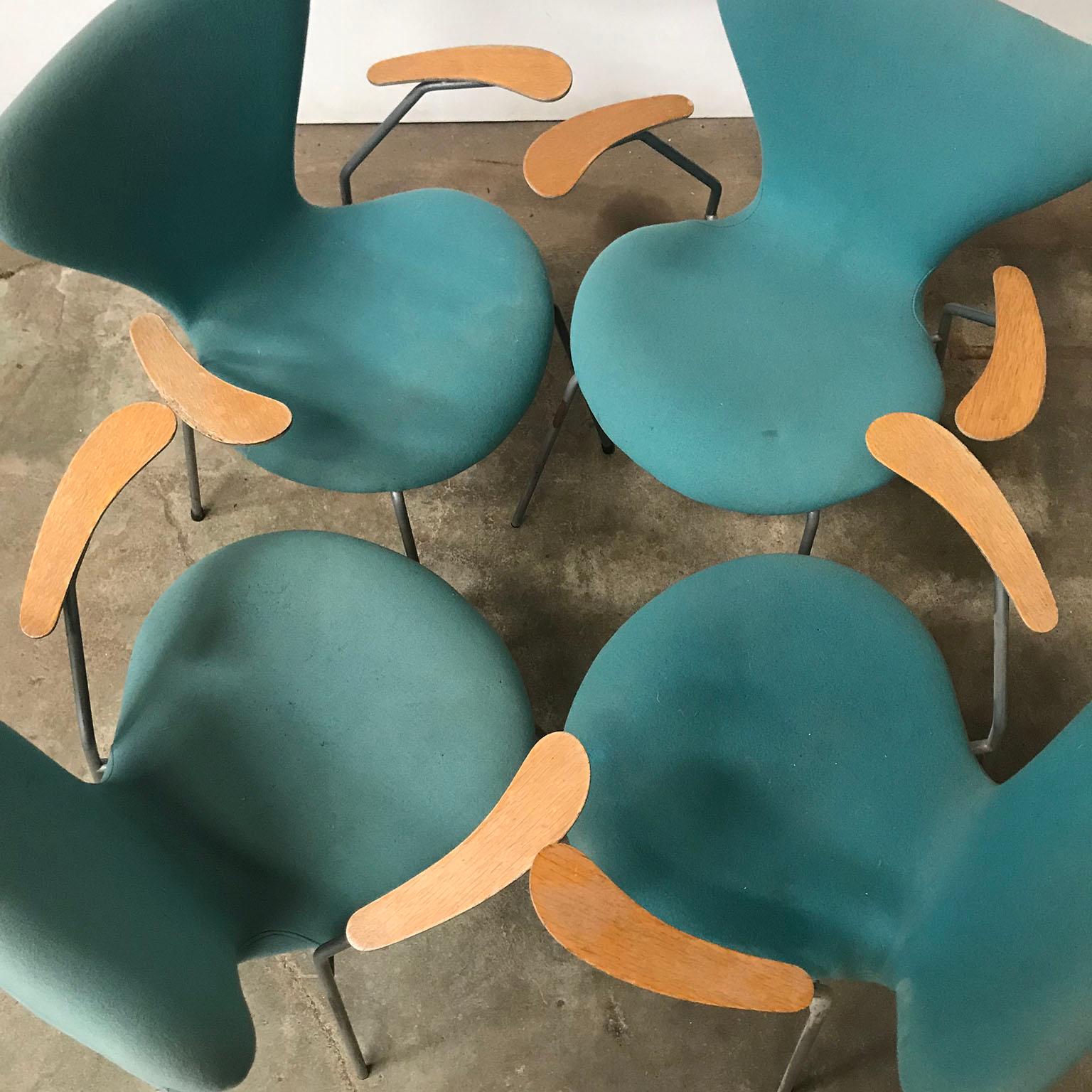 Mid-Century Modern 1955, Arne Jacobsen, Set of Four Turquoise Upholstered 3207 Butterfly Armchairs For Sale