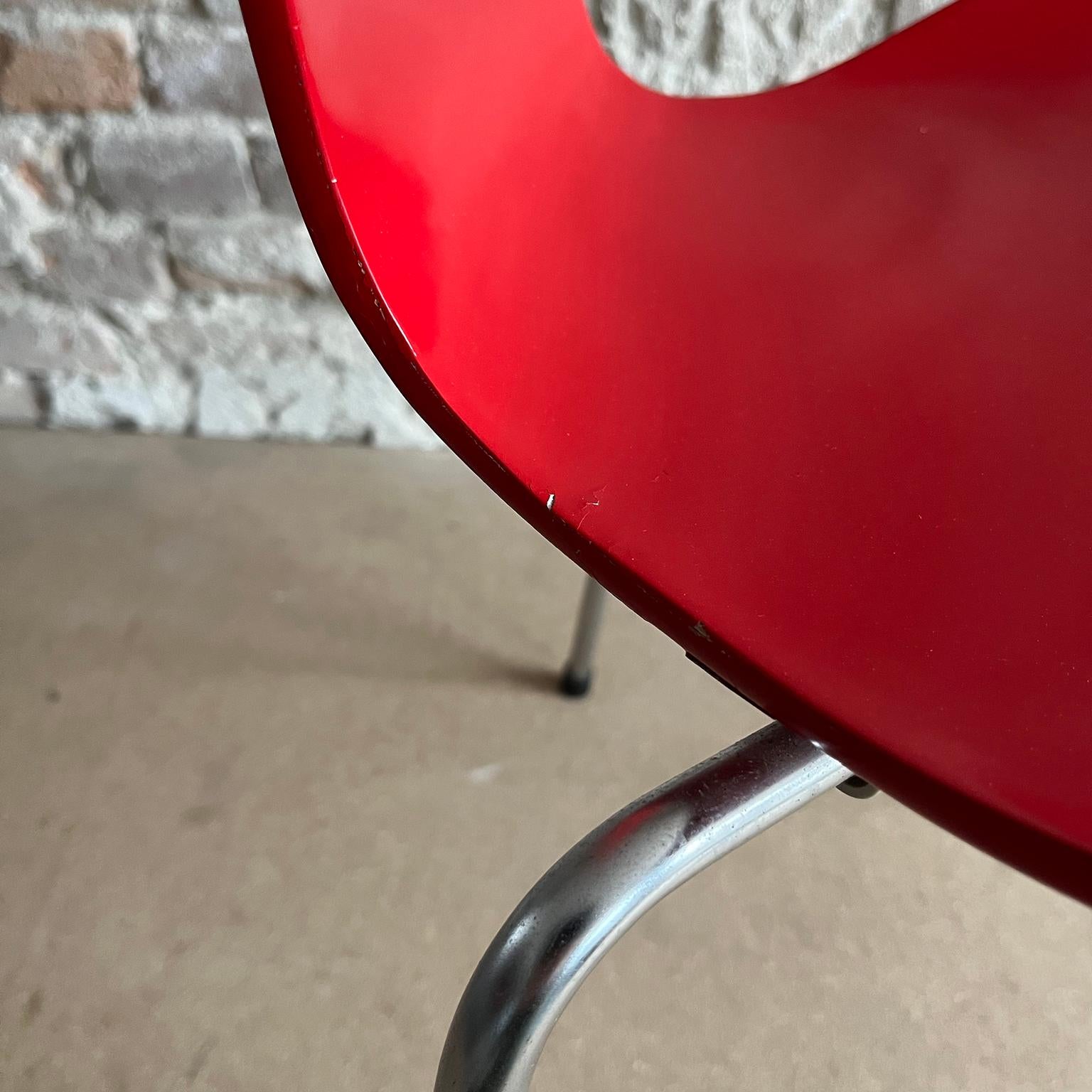 1955, Arne Jacobsen, Set of Two Early Vintage Red Painted 3107 Butterfly Chairs For Sale 7