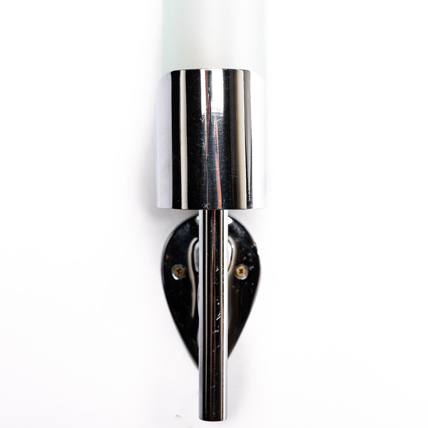 1955 Chrome and Glass Sconce by Max Ingrand for Fontana Arte For Sale 8