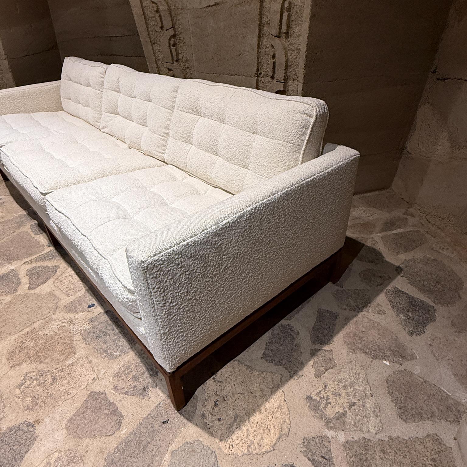 20th Century Florence Knoll Three-Seater Sofa Mid Century Modern 1955, Model 2557 For Sale