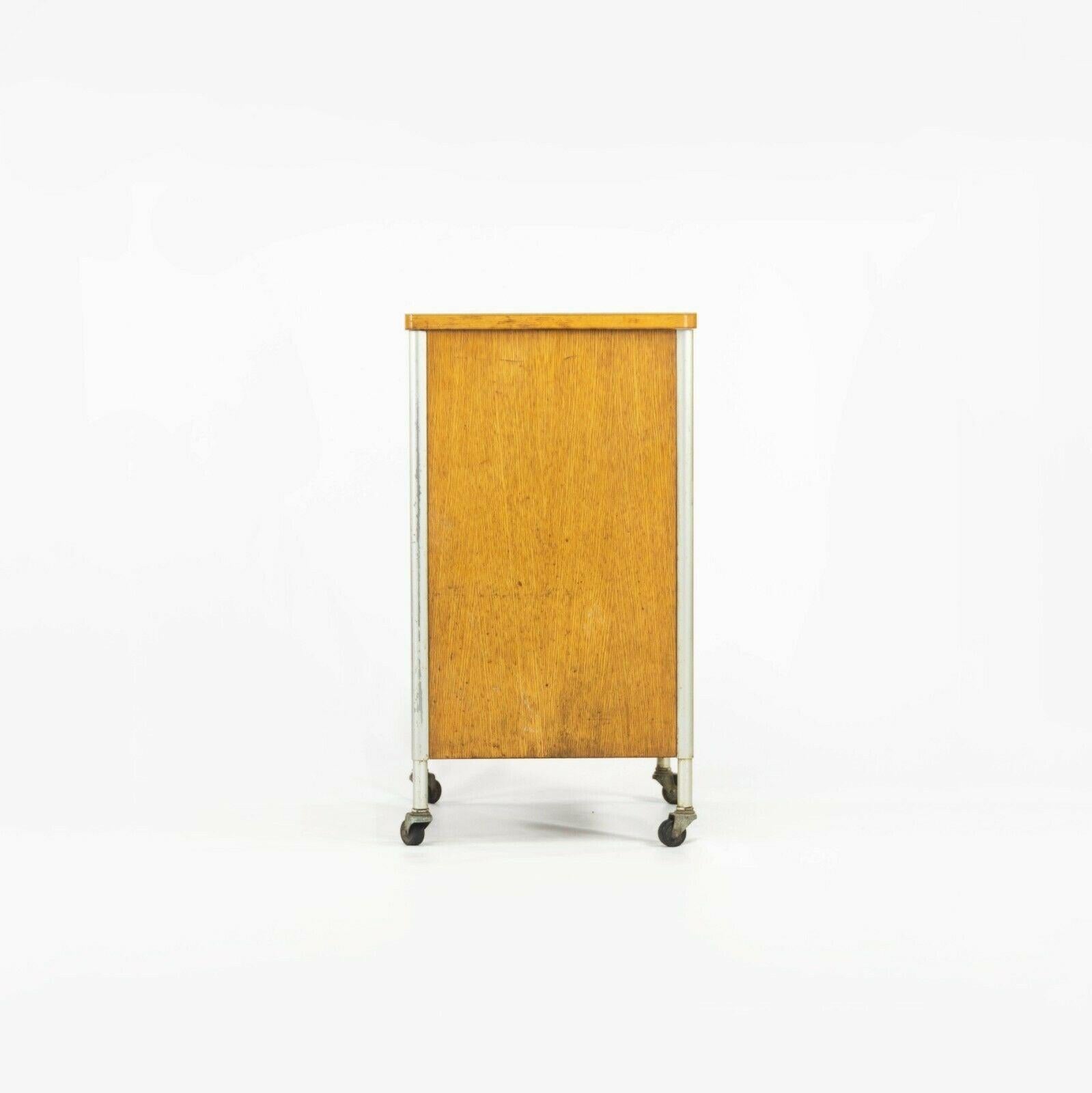 1955 Raymond Loewy para Hill Rom Co Barra Rodante / Carro Utilitario / Mesilla de Noche mediados del siglo XX en venta