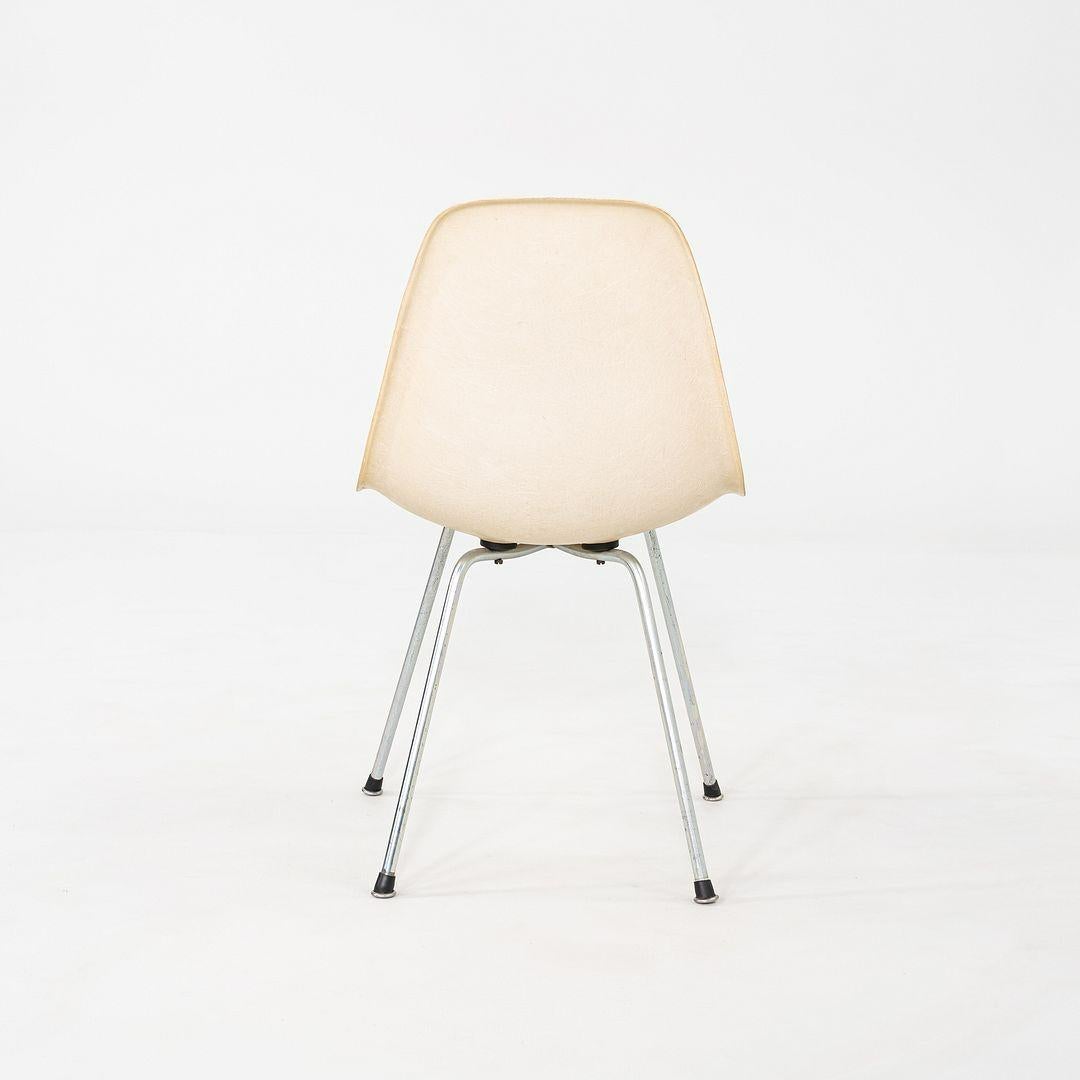 Acier 1955 Ensemble de quatre chaises Eames en fibre de verre DSX d'Herman Miller en vente
