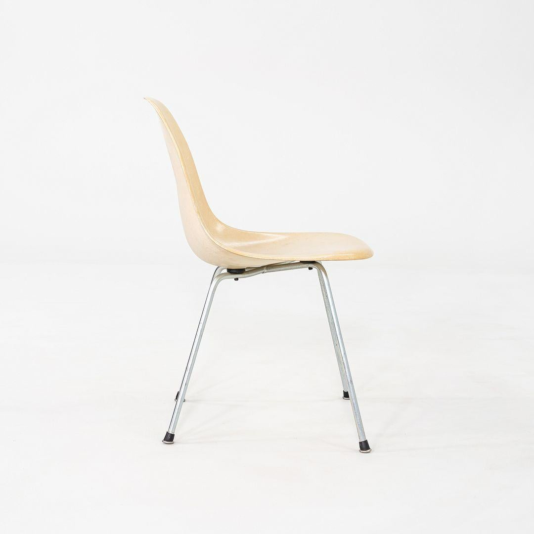 1955 Ensemble de quatre chaises Eames en fibre de verre DSX d'Herman Miller en vente 1