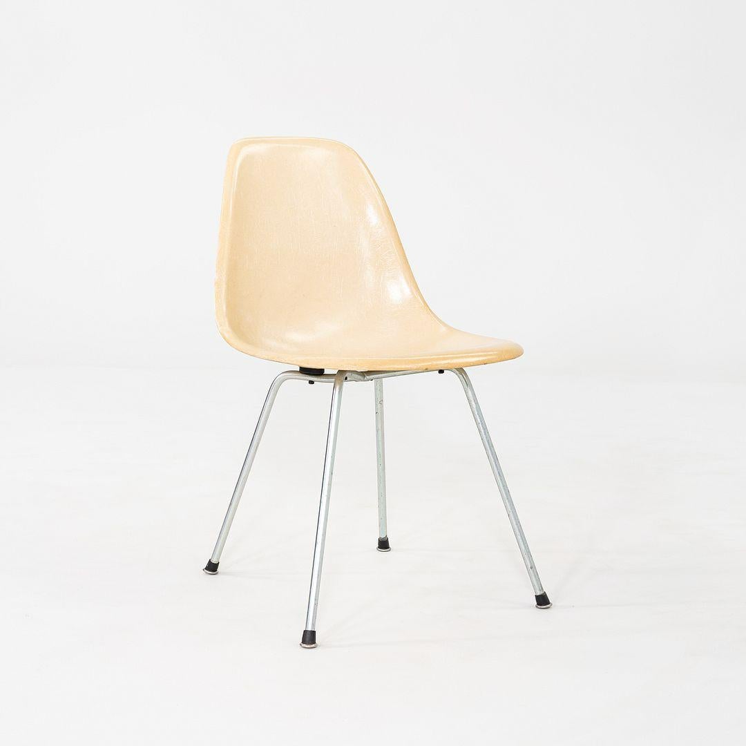 1955 Ensemble de quatre chaises Eames en fibre de verre DSX d'Herman Miller en vente 2